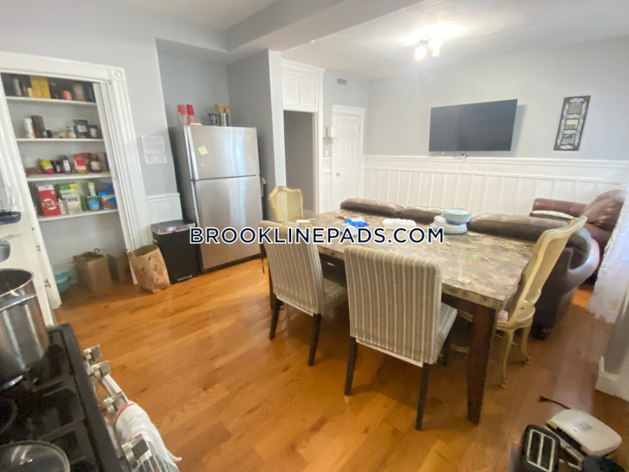 4 bed, 2 bath apartment for rent at 1890 Beacon St Unit 2, Coolidge Corner — photo 2 of 10