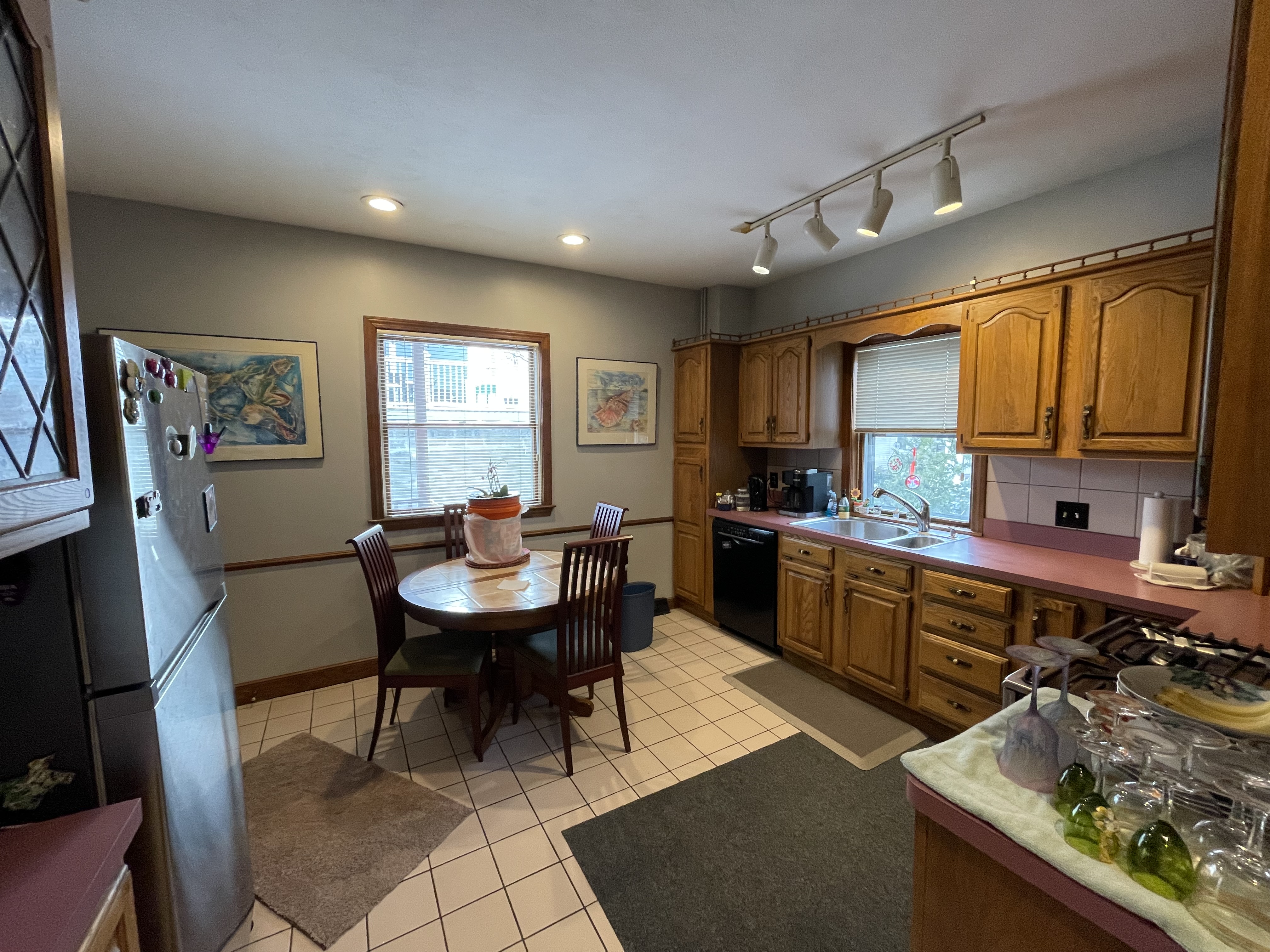 2 bed, 1 bath apartment for rent at 94 Boston Ave Unit 1, Ball Square