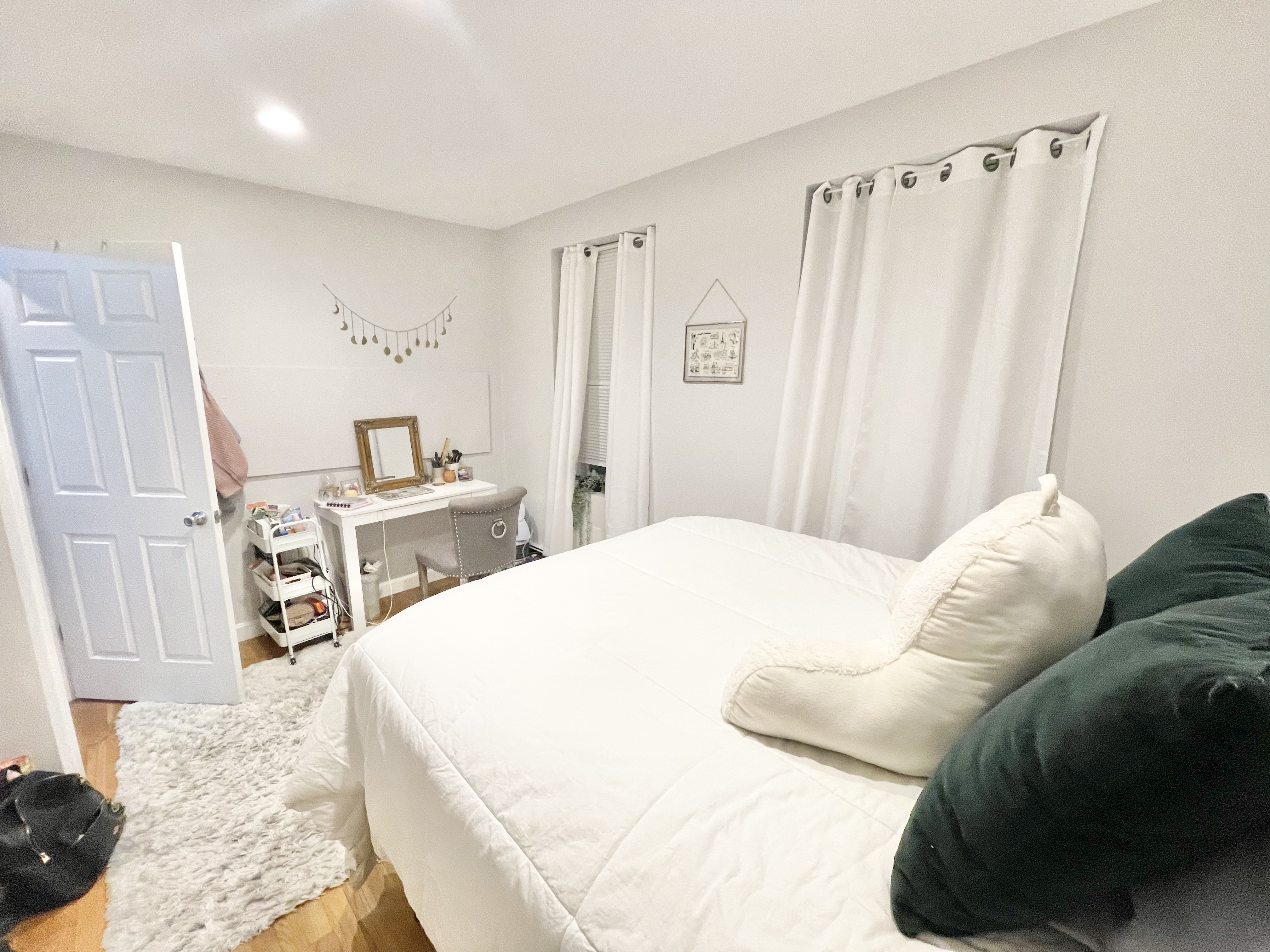 4 bed, 2 bath apartment for rent at 140 Prince St Unit 2, North End
