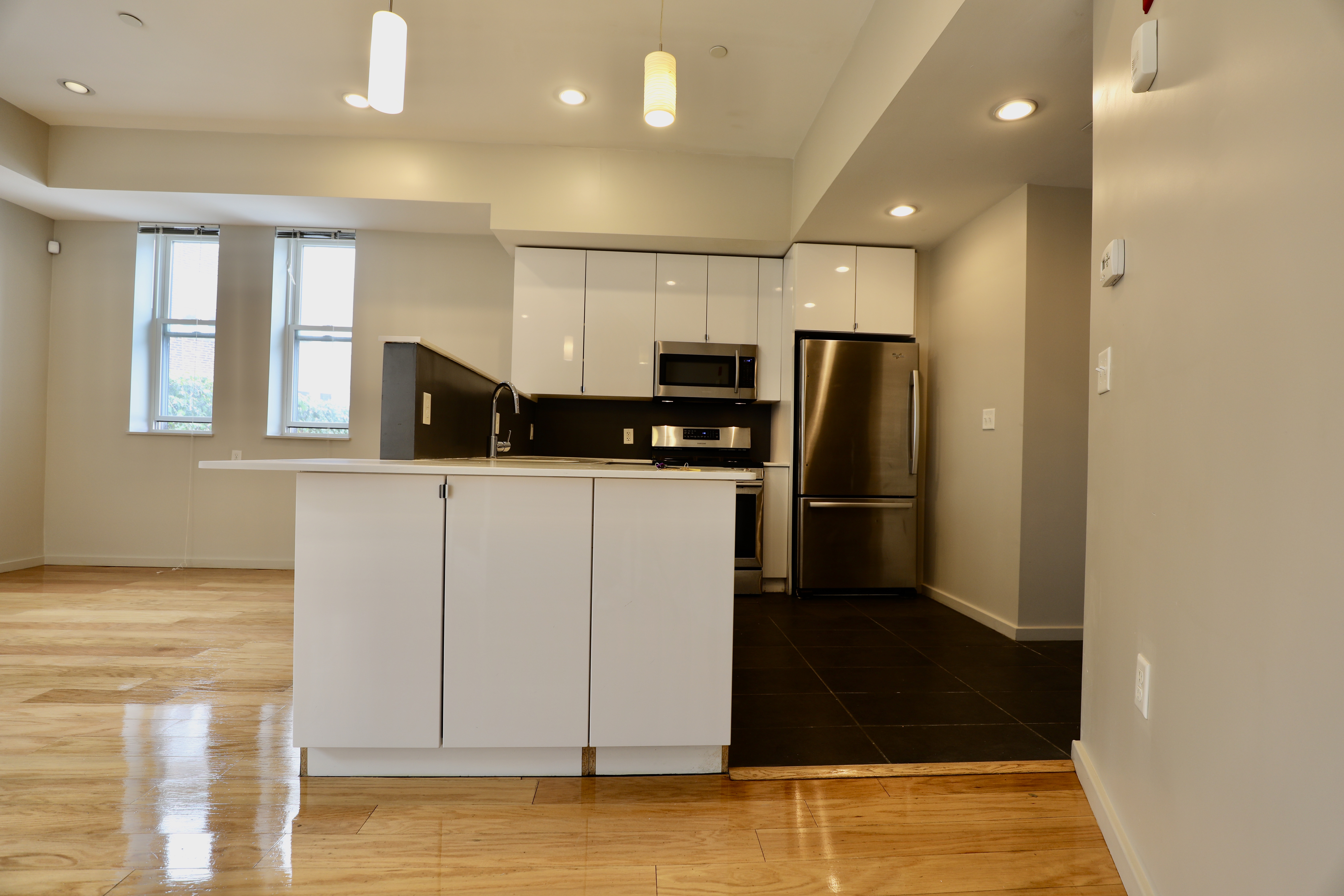 5 bed, 2.5 bath apartment for rent at 57 Glenville Ave Unit 1, Allston — photo 3 of 23