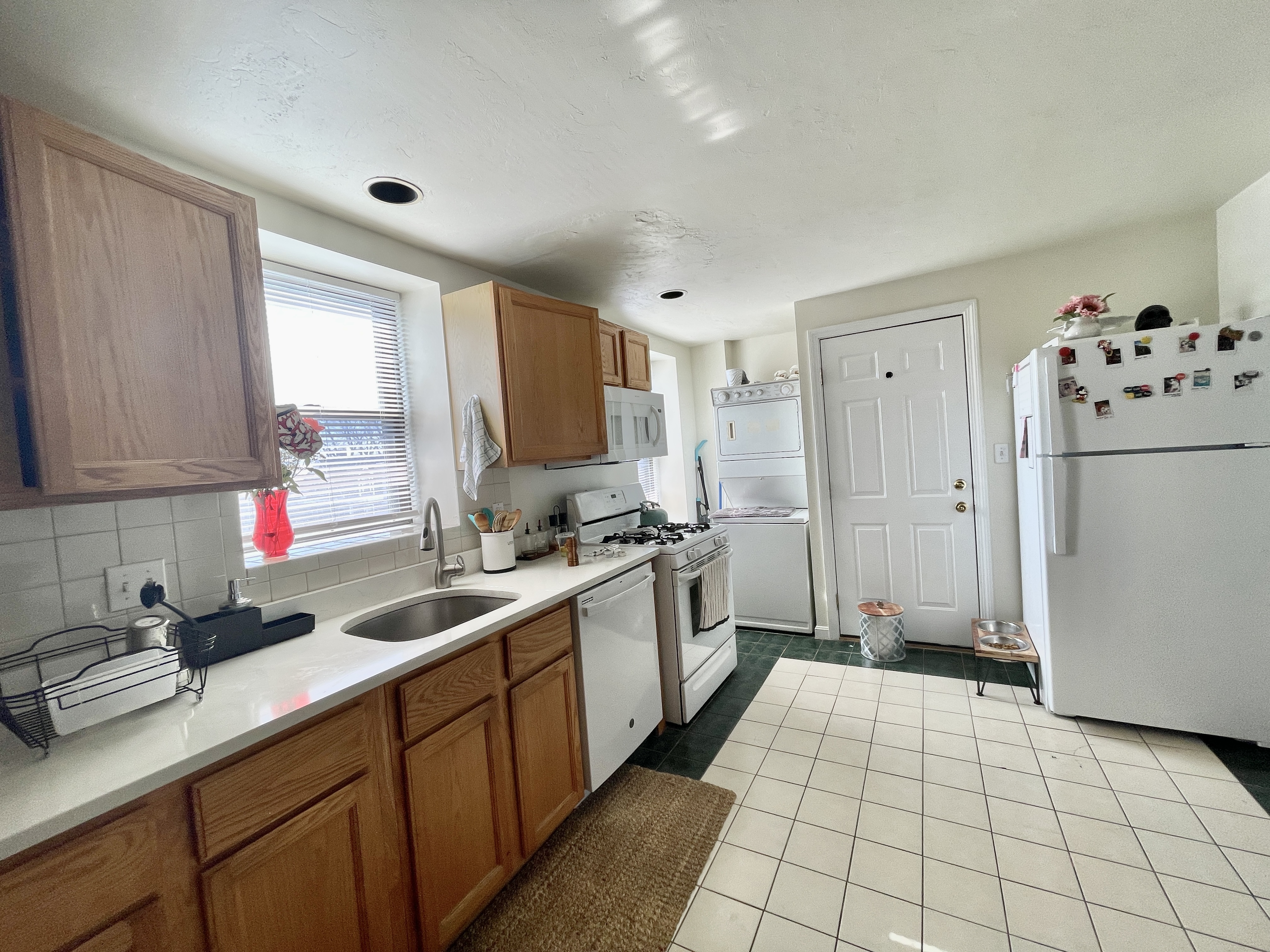 3 bed, 1 bath apartment for rent at 2036 Massachusetts Ave Unit 4, Porter Square — photo 7 of 9