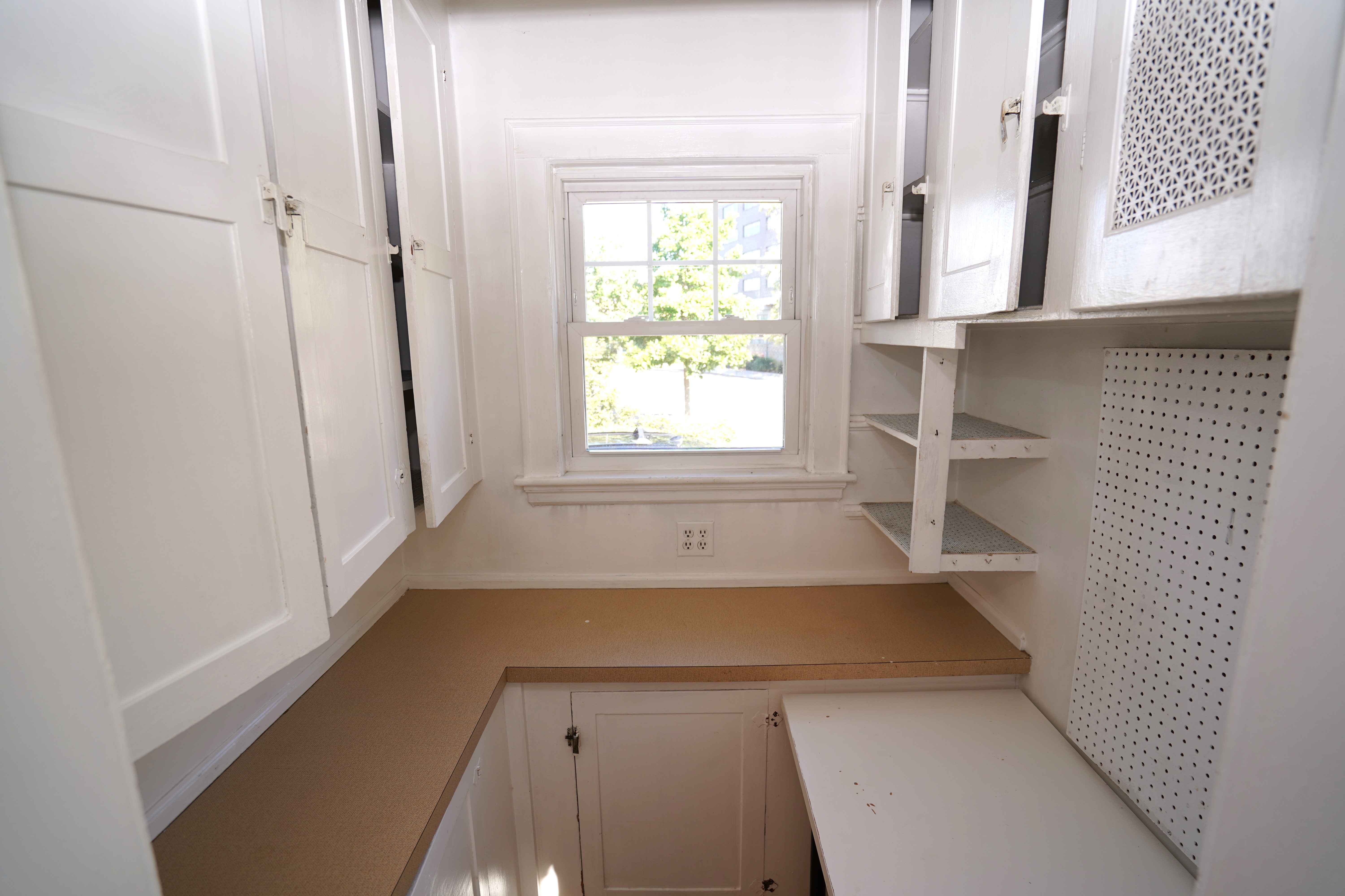 3 bed, 1 bath apartment for rent at 59 Maple Ave Unit 1, Mid Cambridge — photo 2 of 12