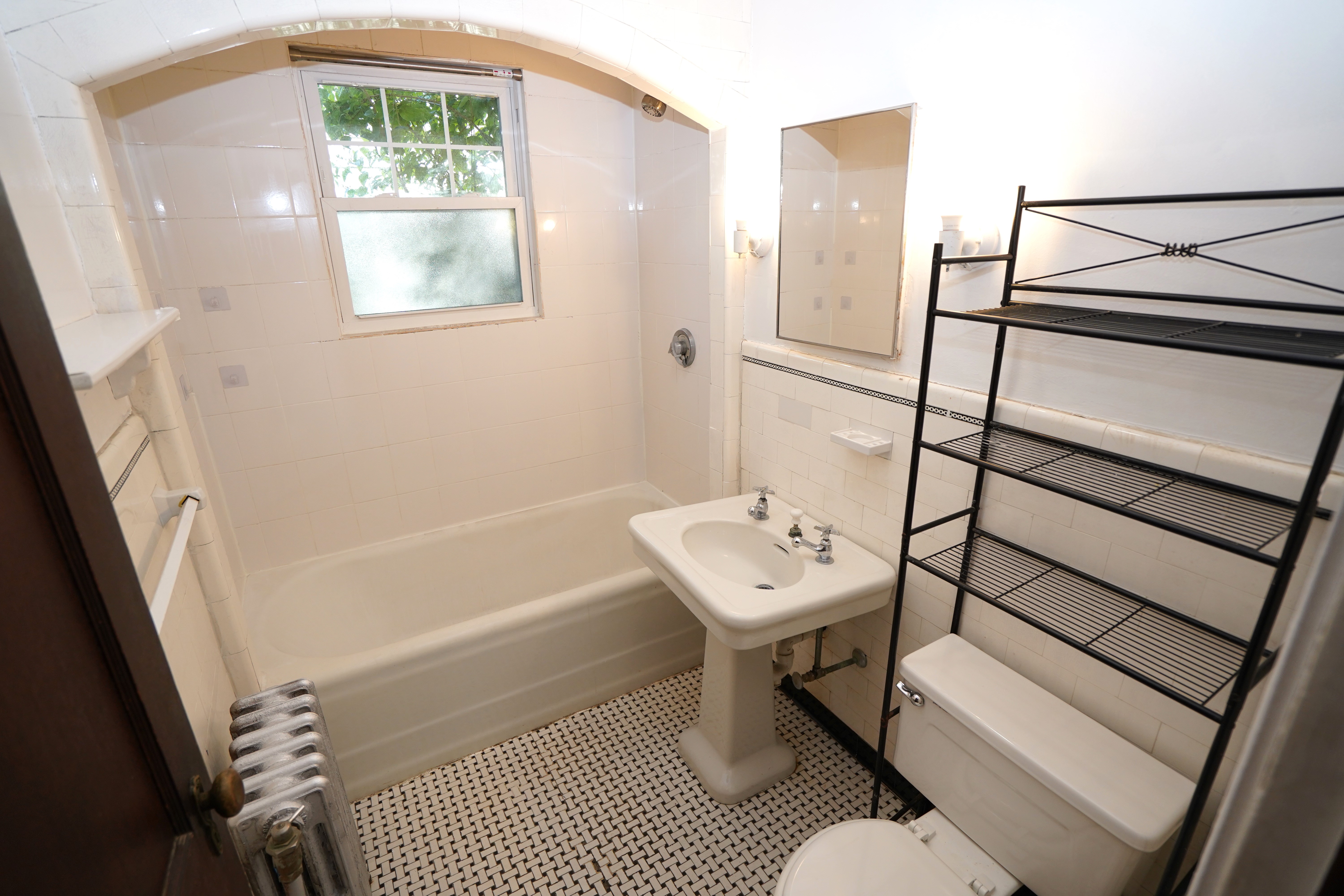 3 bed, 1 bath apartment for rent at 59 Maple Ave Unit 1, Mid Cambridge — photo 8 of 12