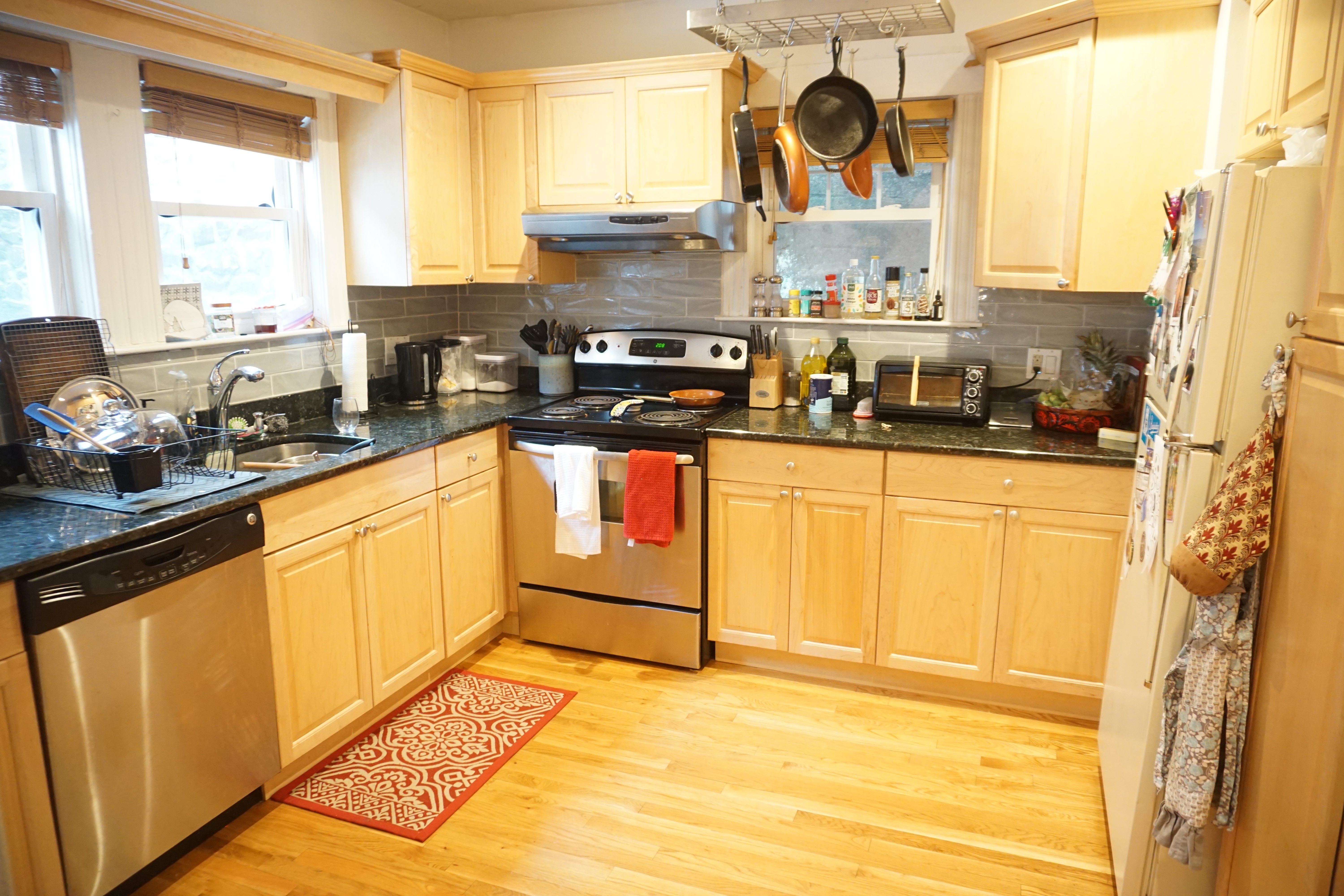 3 bed, 1 bath apartment for rent at 89 Westbourne Ter Unit 1, Washington Square — photo 4 of 12