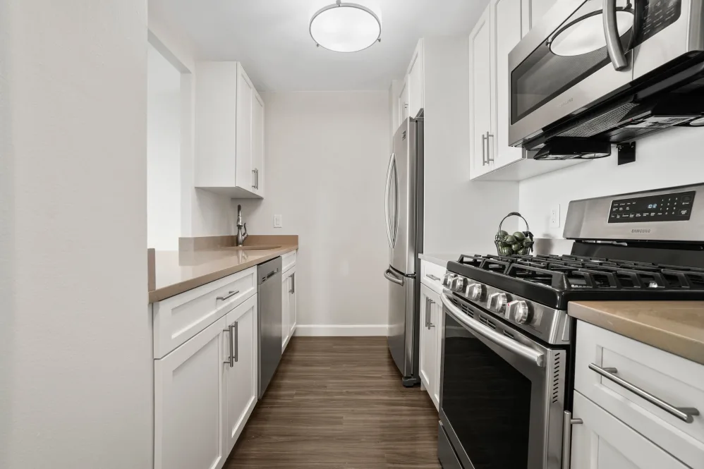 700 Huron Ave, Strawberry Hill