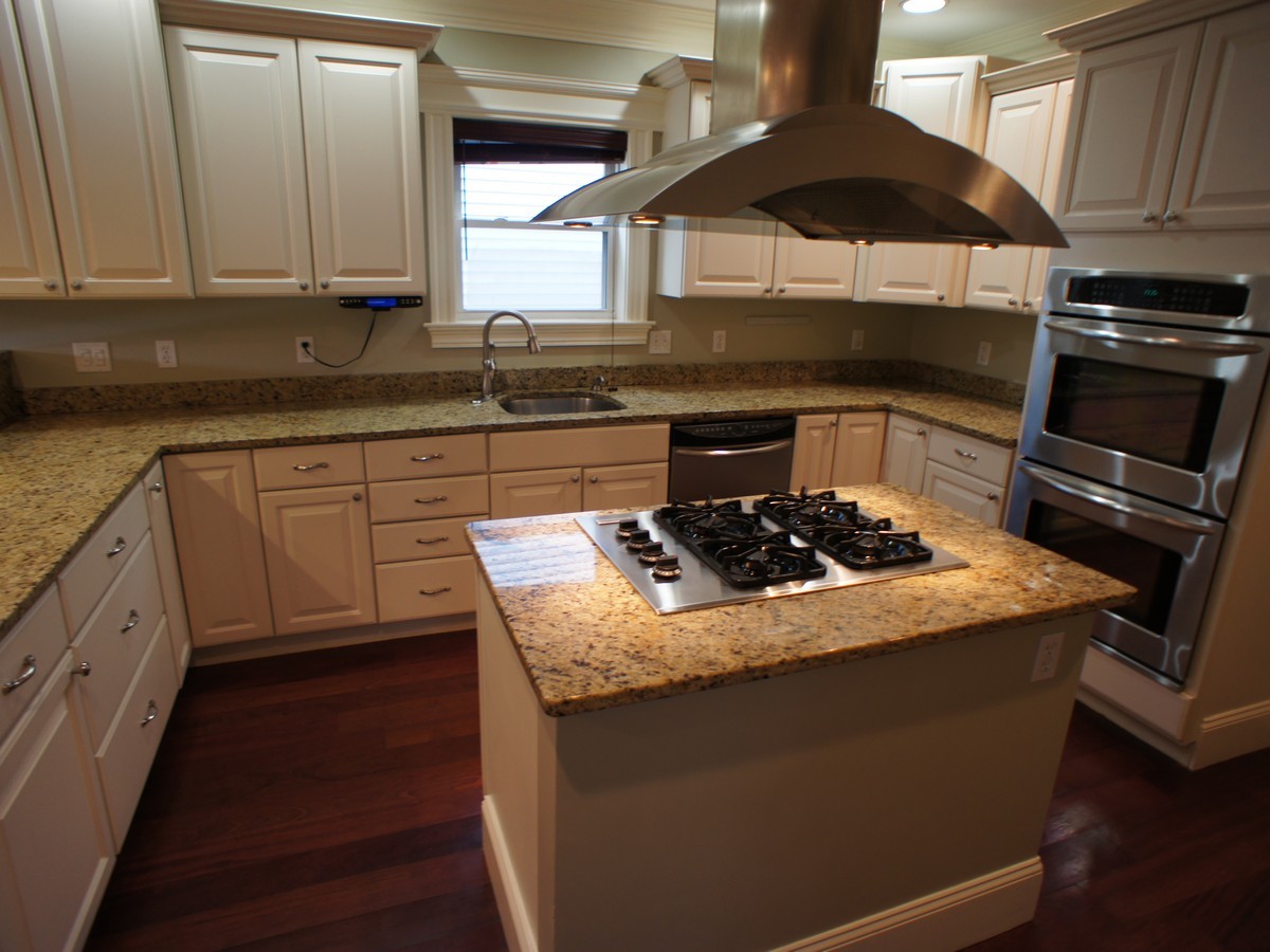 2 bed, 2 bath apartment for rent at 206 9th St Unit 1, South Boston — photo 1 of 14
