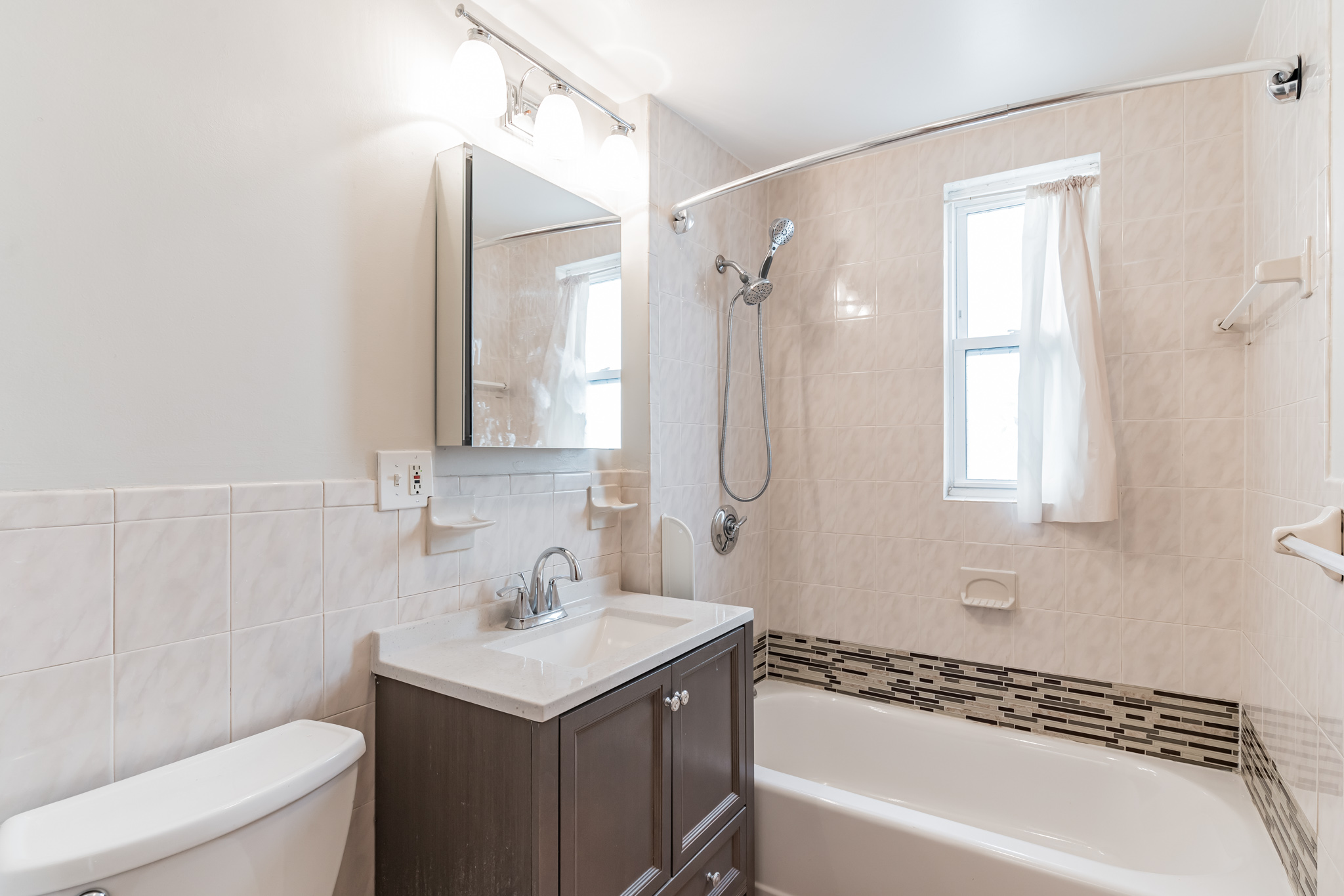 2 bed, 1 bath apartment for rent at 70 Greenfield Rd Unit 1, Mattapan — photo 4 of 10