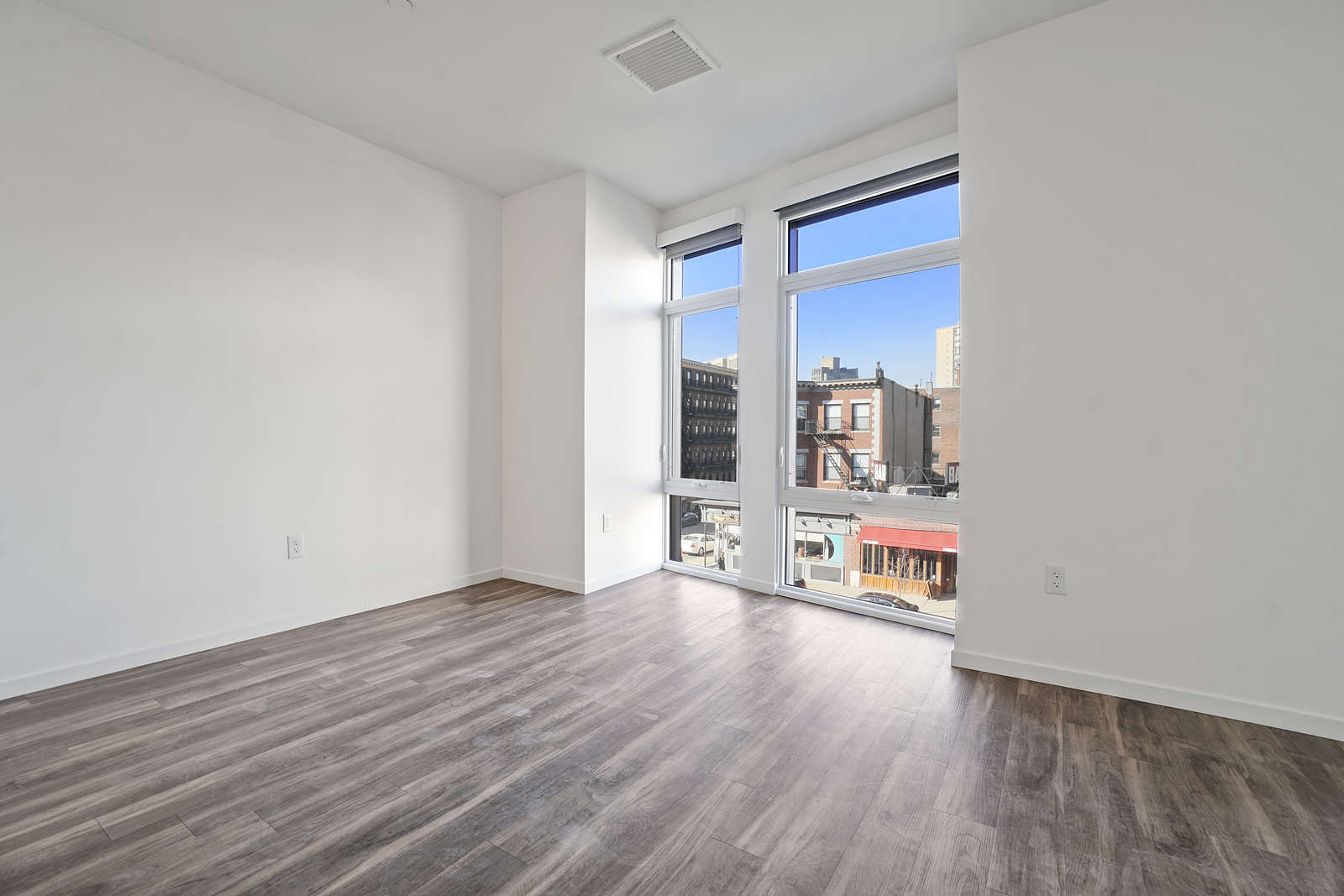 Studio bed, 1 bath apartment for rent at 839 Beacon St Unit 201, Fenway — photo 2 of 10