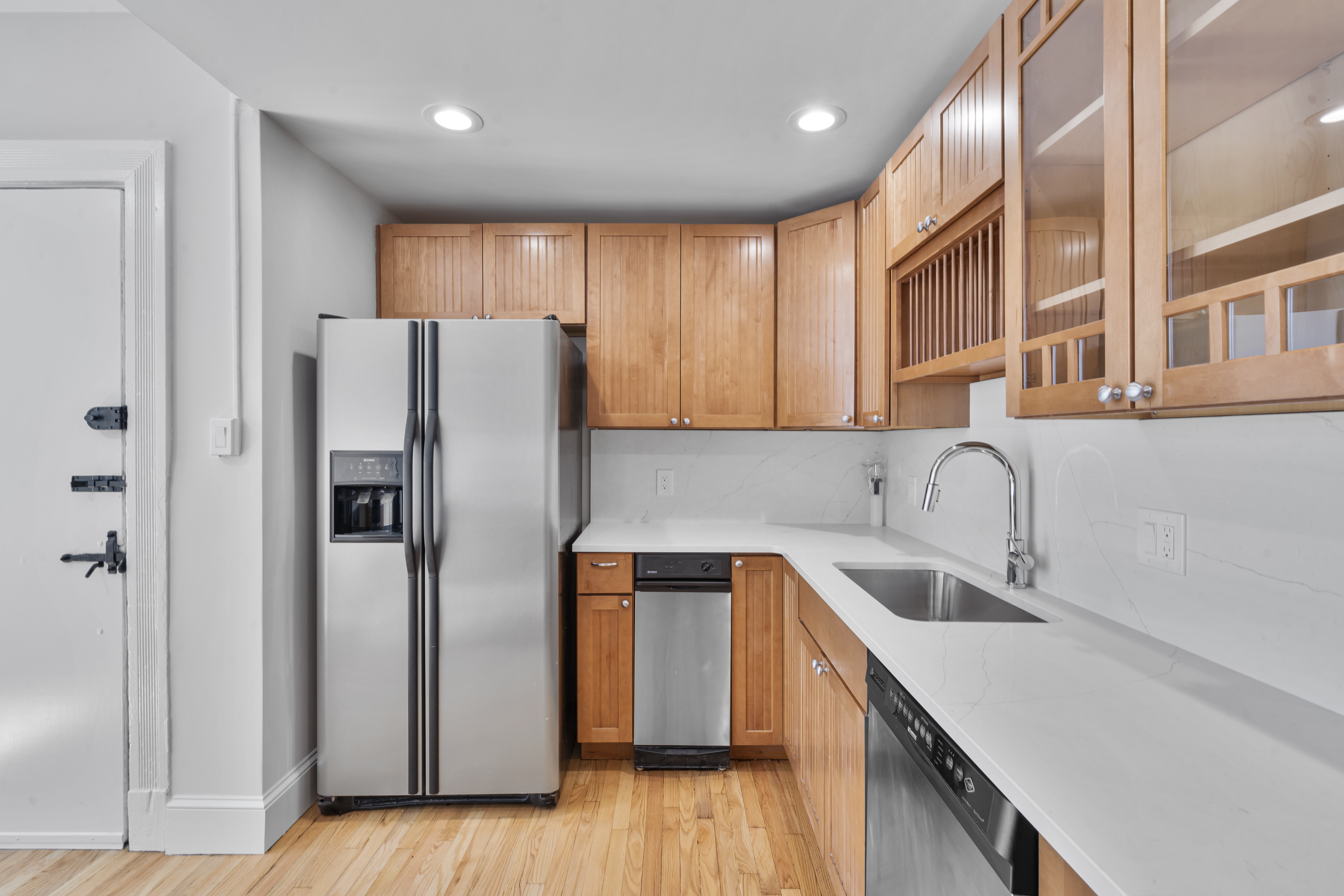 4 bed, 2 bath apartment for rent at 399 W Broadway Unit 4, South Boston — photo 8 of 20