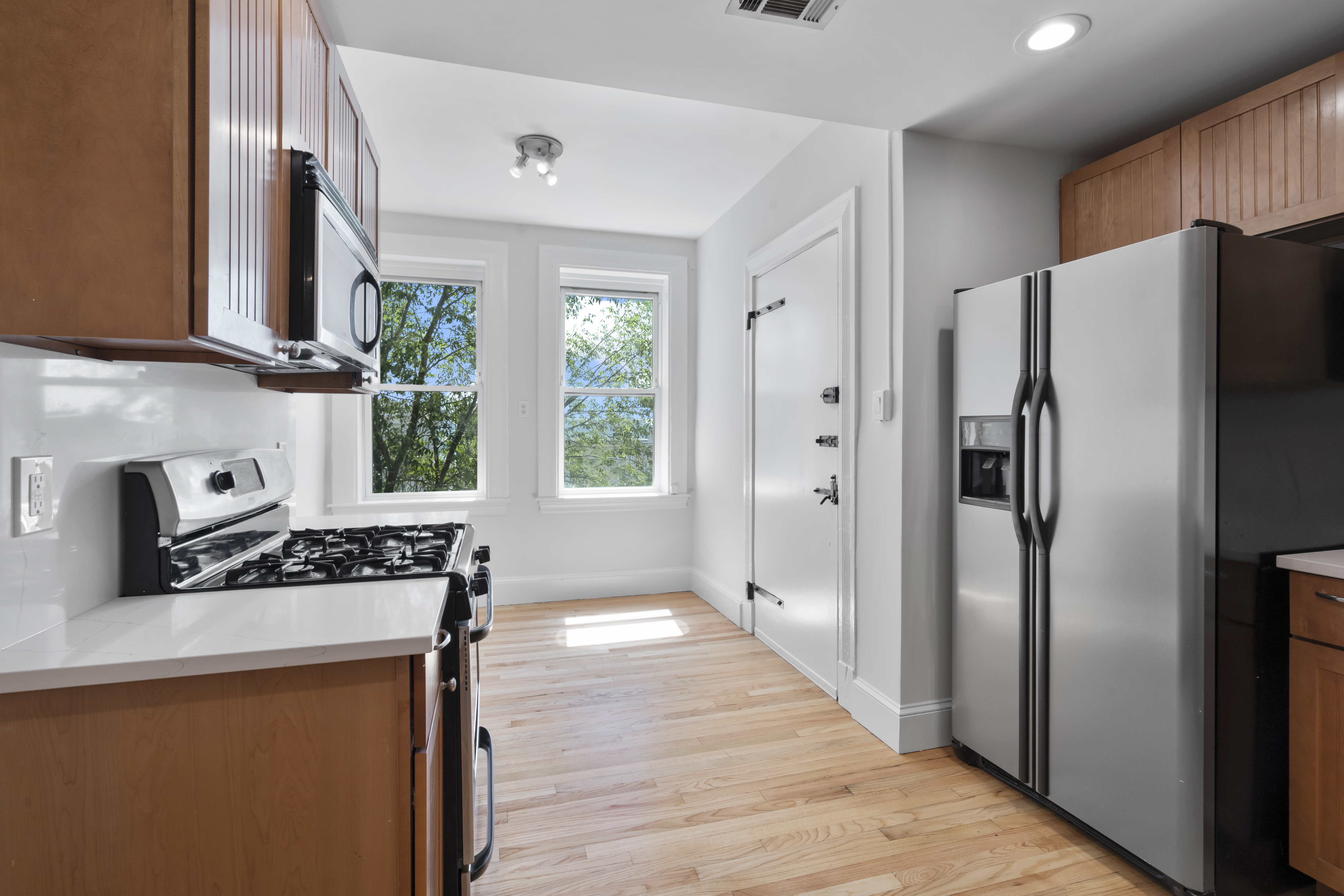 4 bed, 2 bath apartment for rent at 399 W Broadway Unit 4, South Boston — photo 9 of 20