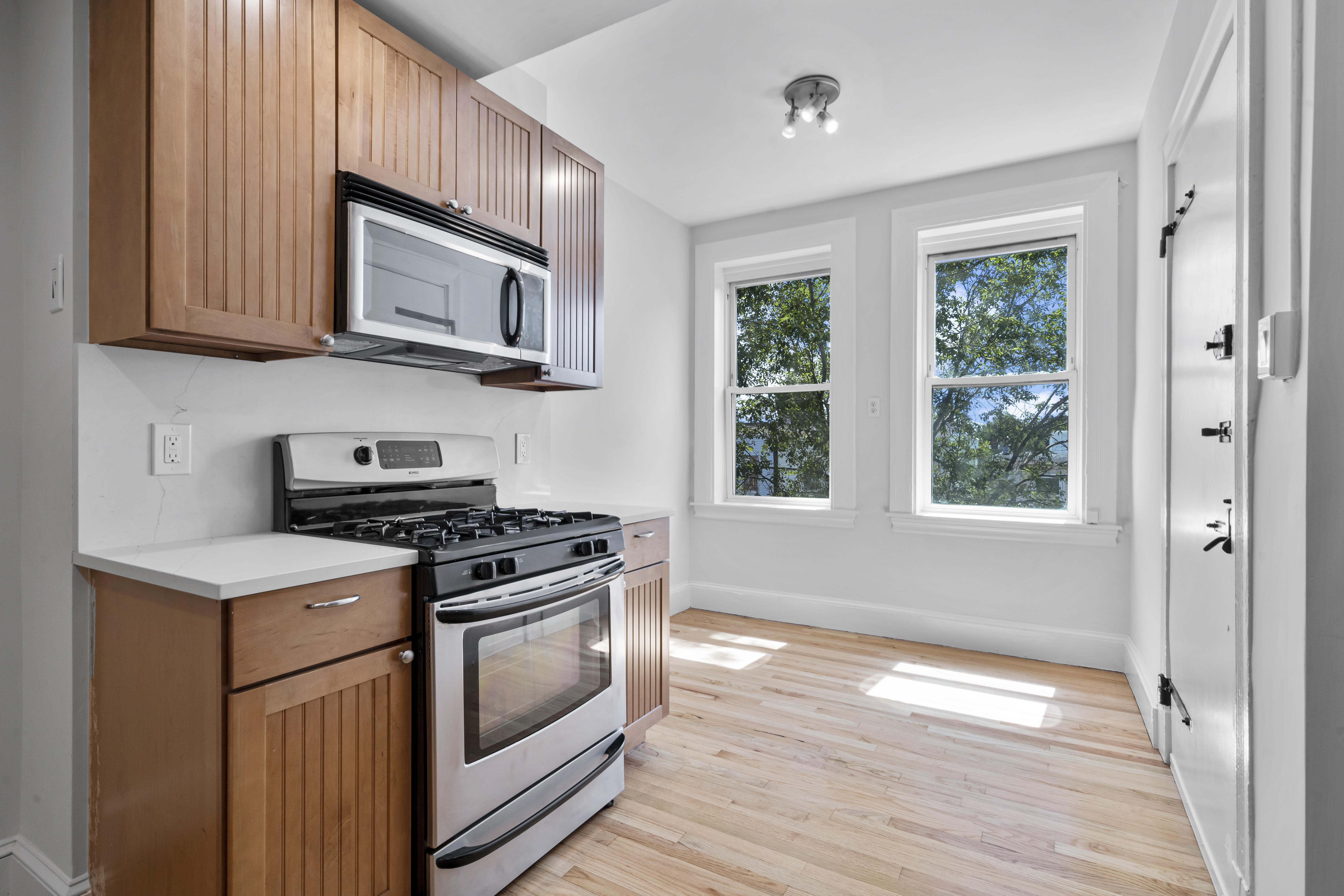 4 bed, 2 bath apartment for rent at 399 W Broadway Unit 4, South Boston — photo 11 of 20