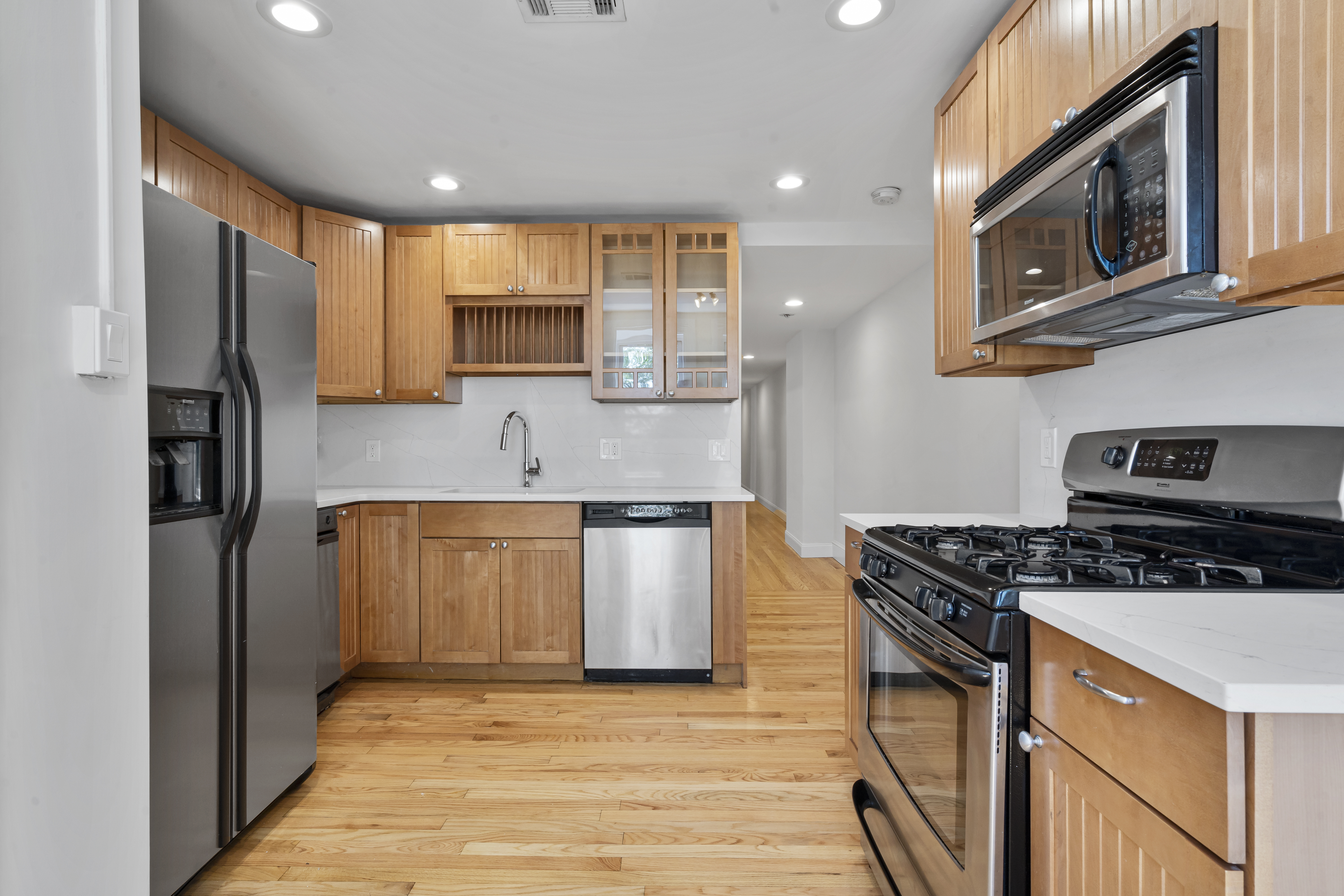 4 bed, 2 bath apartment for rent at 399 W Broadway Unit 4, South Boston — photo 12 of 20