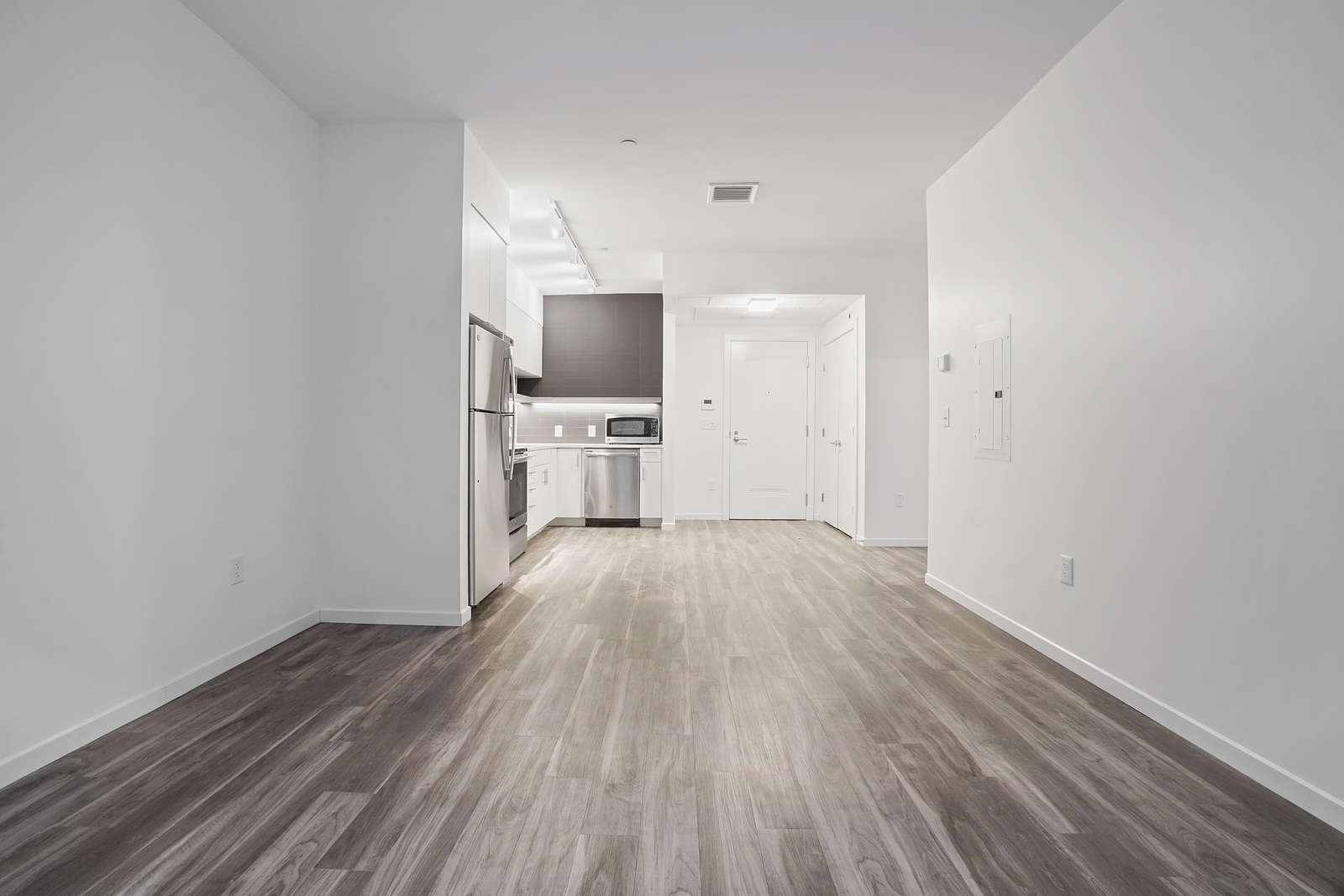 1 bed, 1 bath apartment for rent at 839 Beacon St Unit 511, Fenway — photo 1 of 8