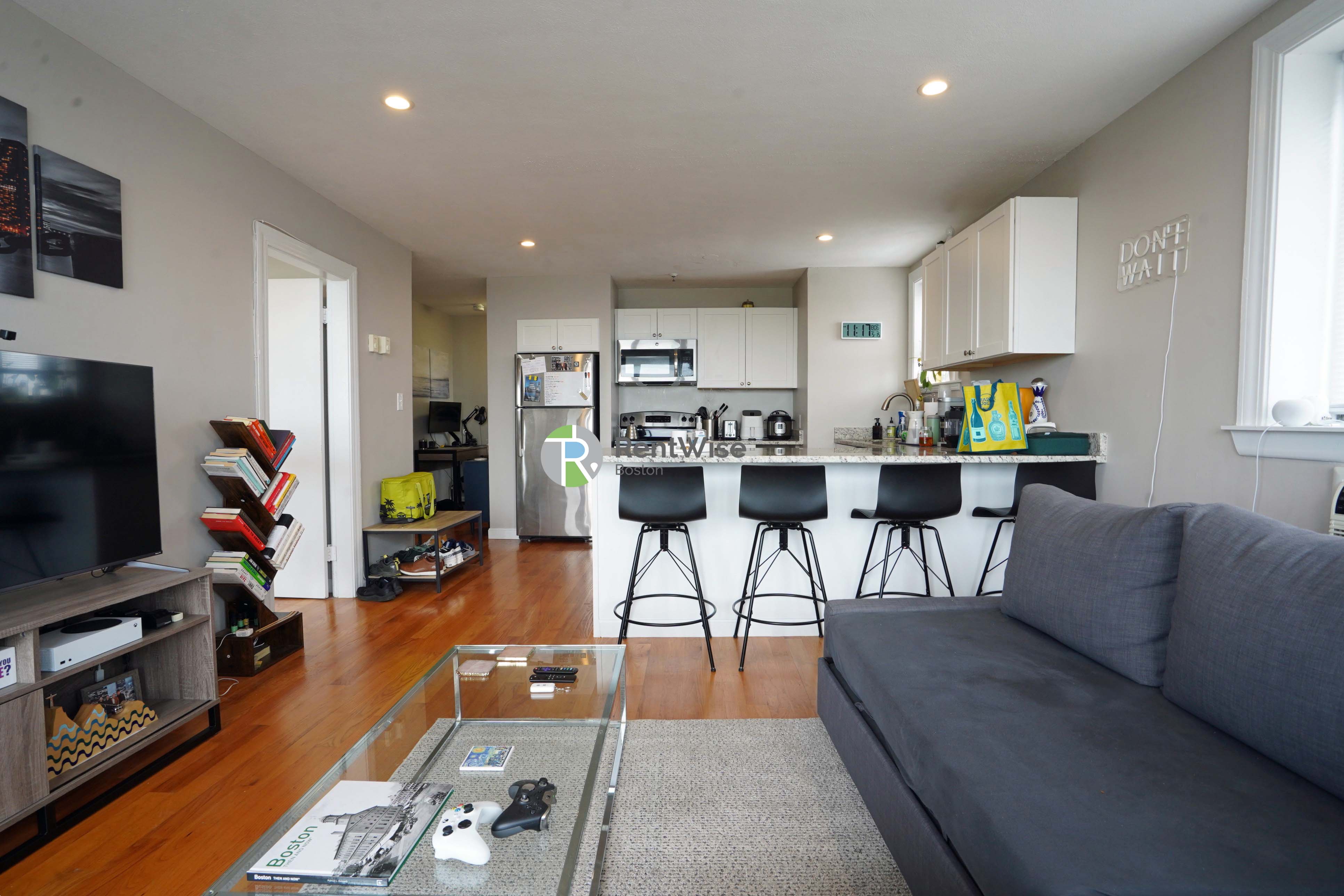 2 bed, 1 bath apartment for rent at 1200 Commonwealth Ave Unit 37, Brighton — photo 3 of 22