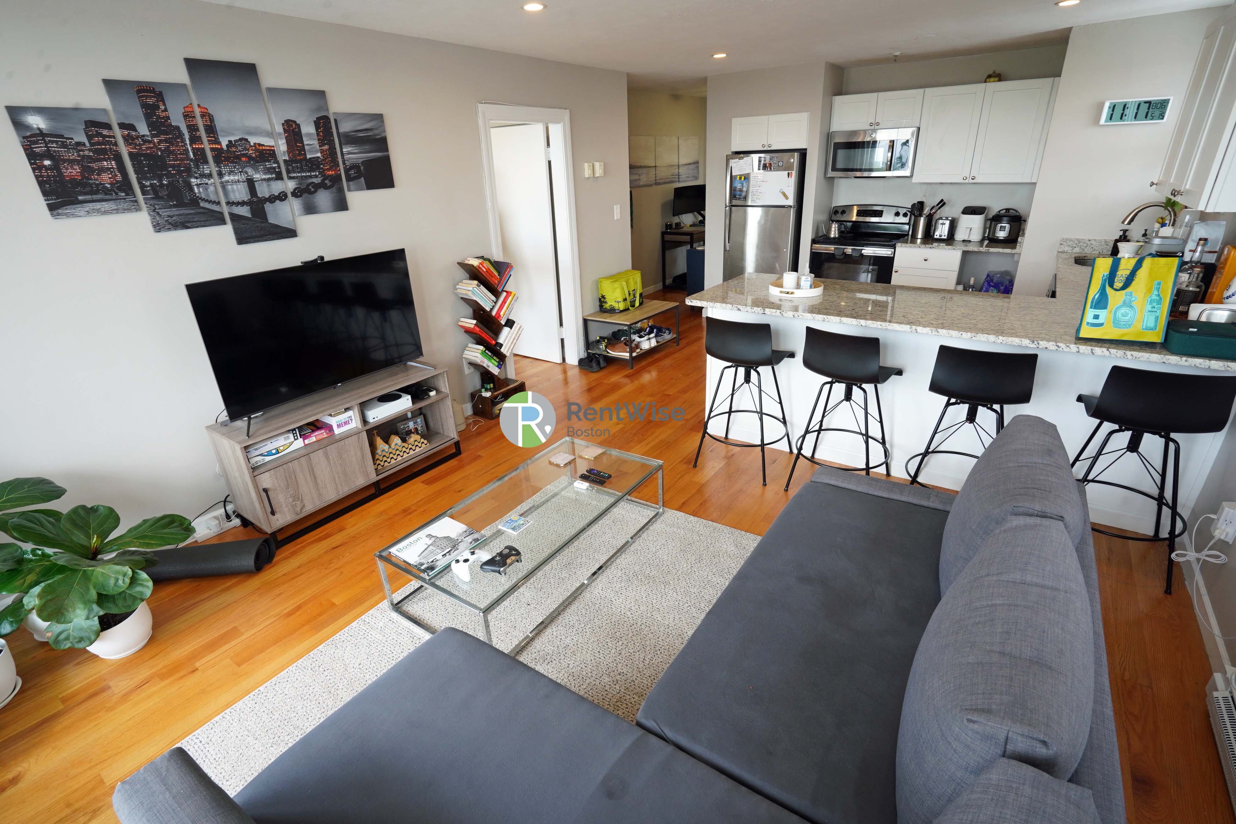 2 bed, 1 bath apartment for rent at 1200 Commonwealth Ave Unit 37, Brighton — photo 4 of 22