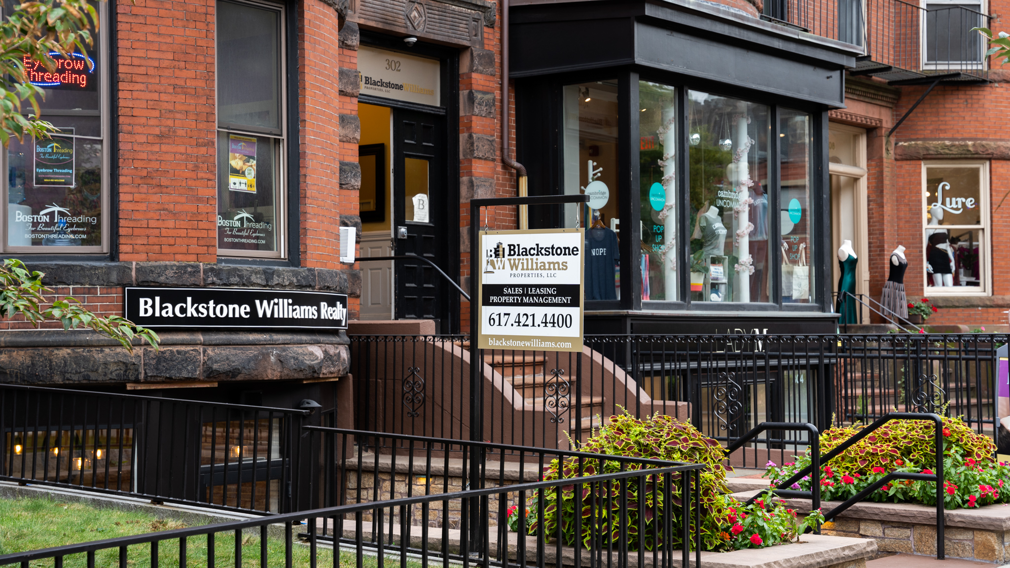 302 Newbury St, Back Bay