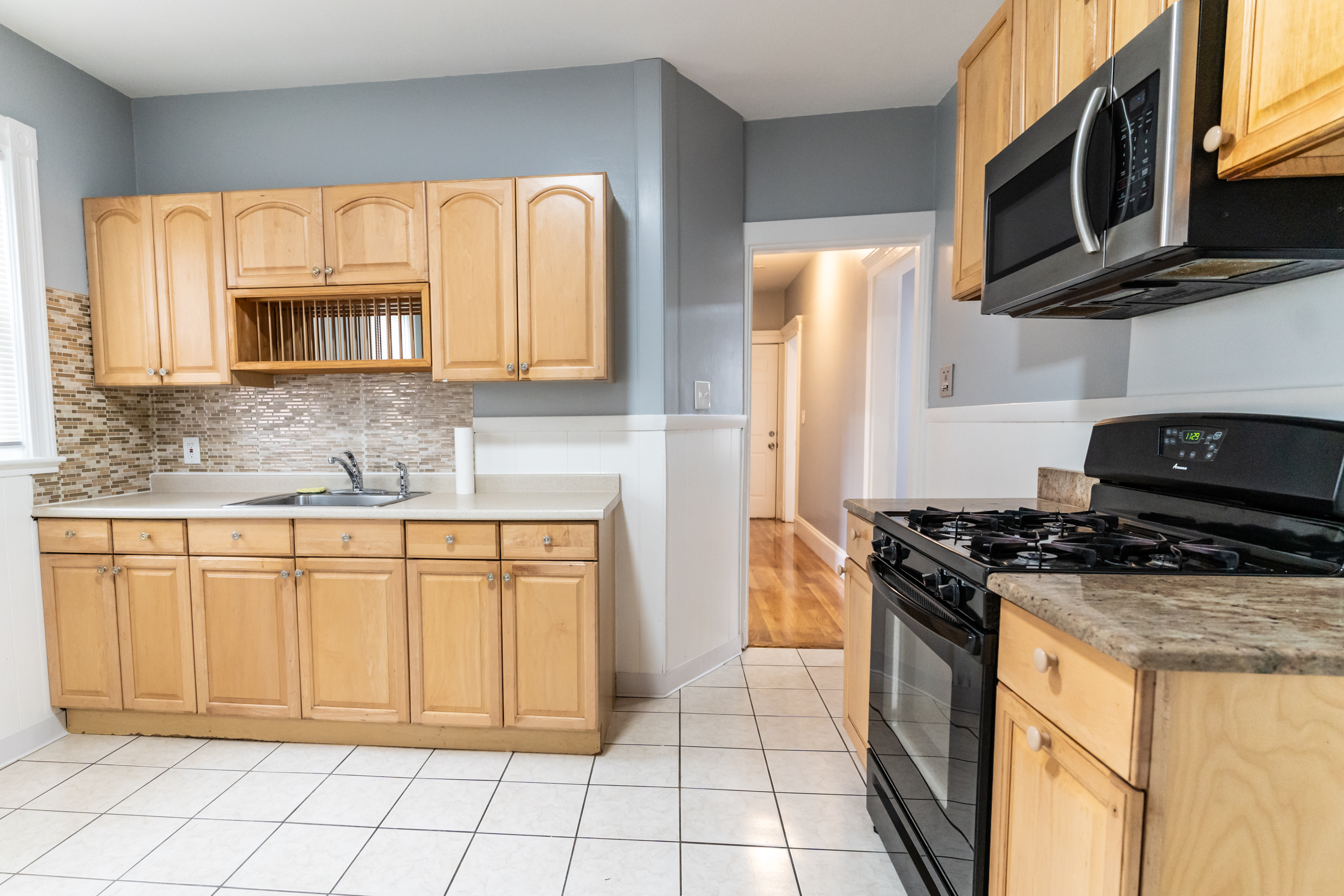 3 bed, 1 bath apartment for rent at 10 Saint Marks Rd Unit 3, Dorchester — photo 2 of 10