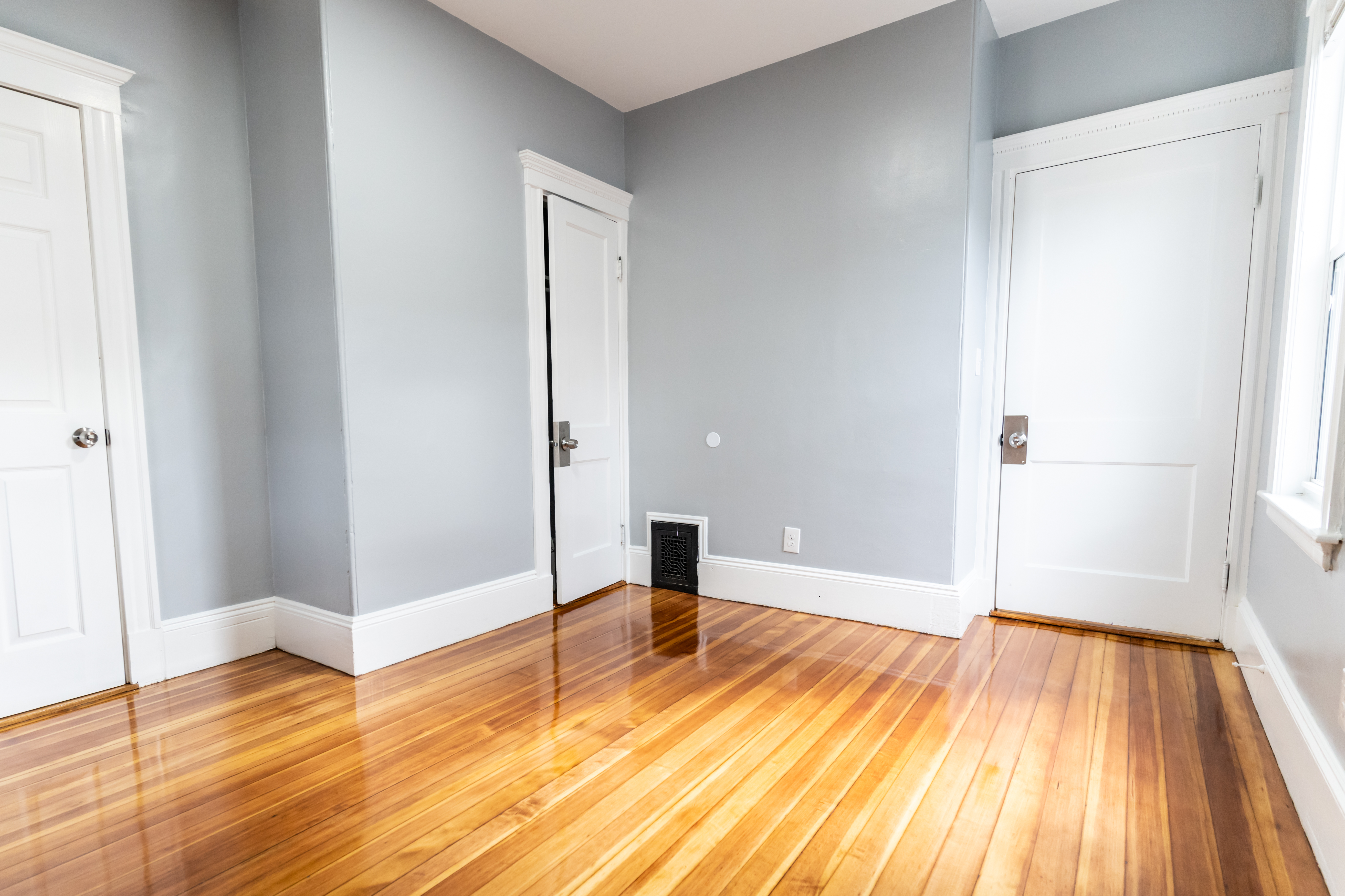 3 bed, 1 bath apartment for rent at 10 Saint Marks Rd Unit 3, Dorchester — photo 4 of 10