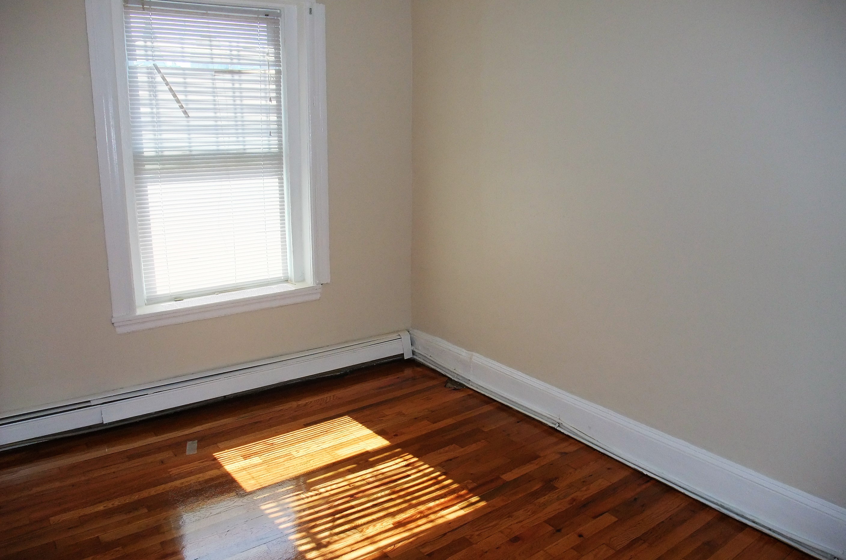4 bed, 1 bath apartment for rent at 109 Salem St Unit 2, North End — photo 5 of 10