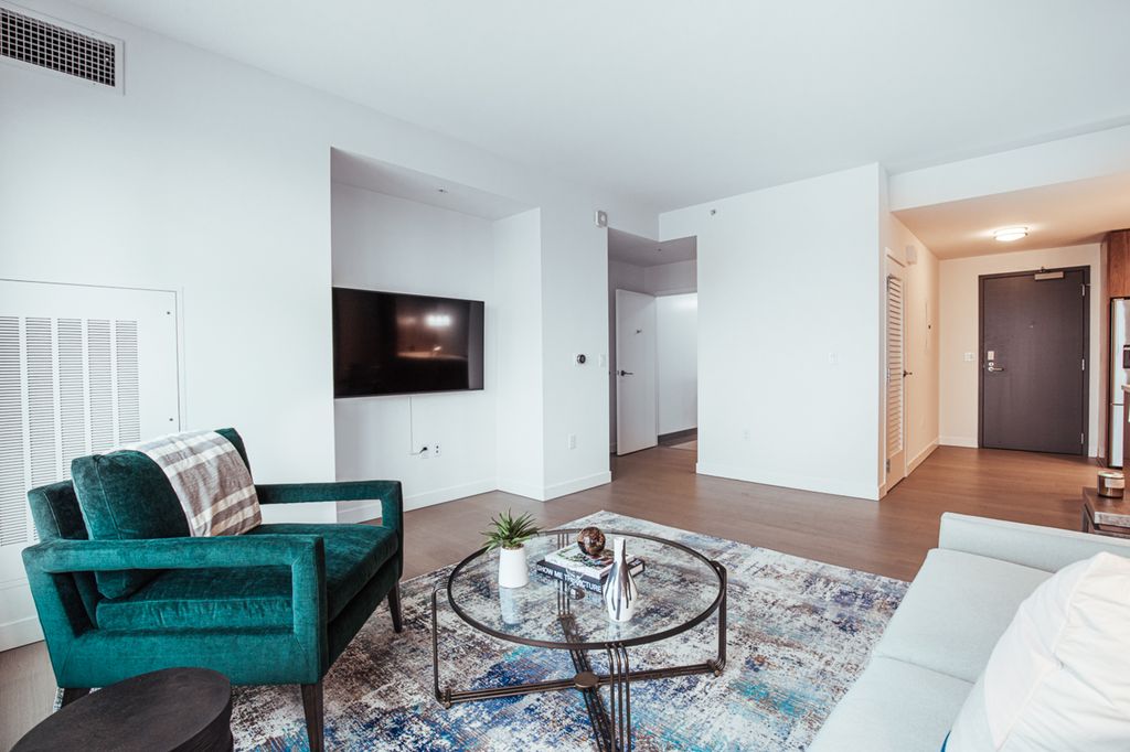 1 bed, 1 bath apartment for rent at 1672 Washington St Unit 101, South End — photo 1 of 7