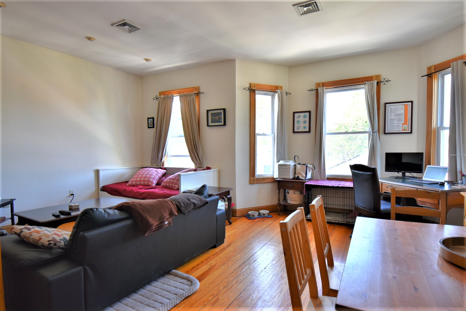 2 bed, 1 bath apartment for rent at 21 Upton St Unit 3, Central Square — photo 2 of 8