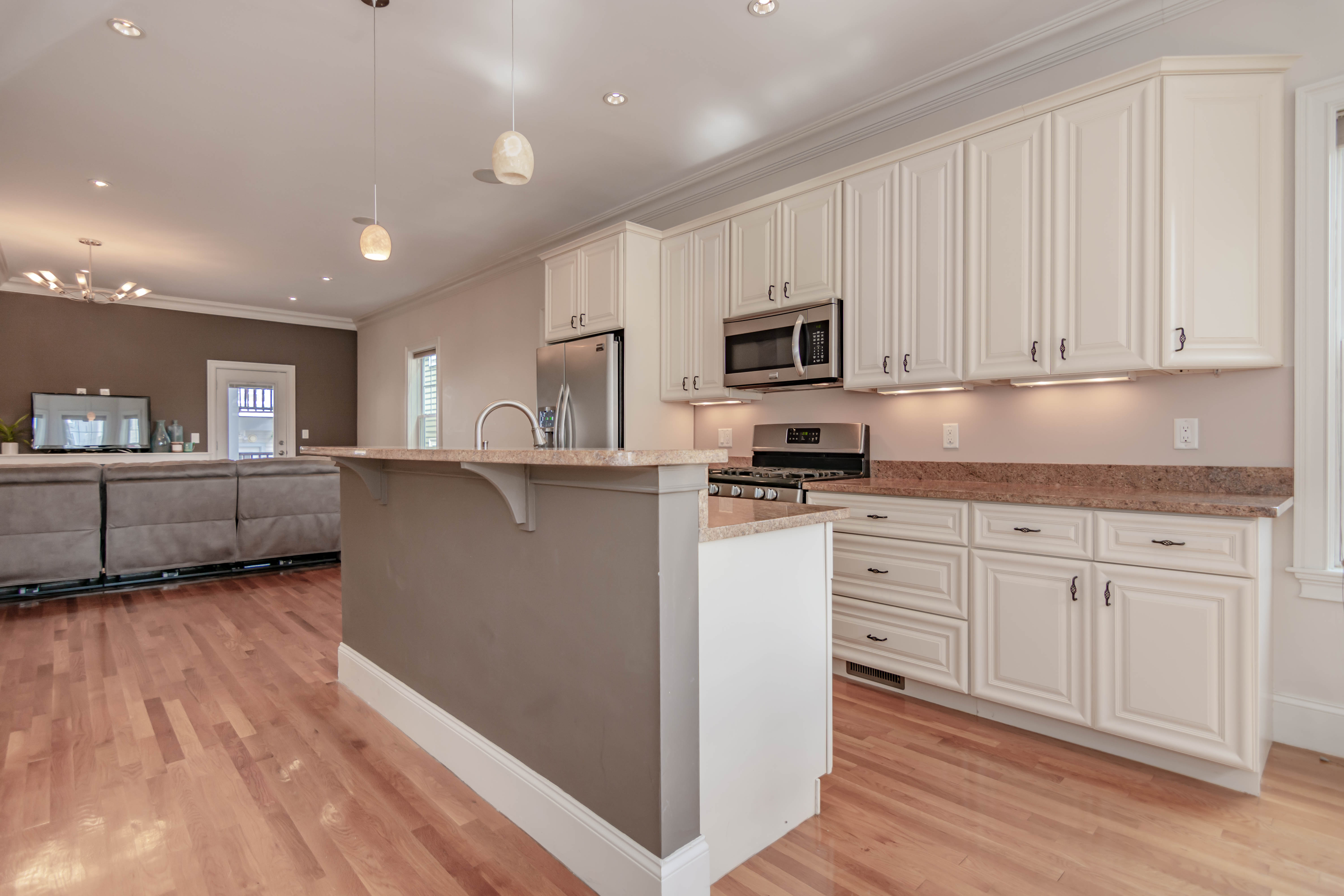 2 bed, 2.5 bath apartment for rent at 462 7th St Unit 1, South Boston — photo 3 of 25
