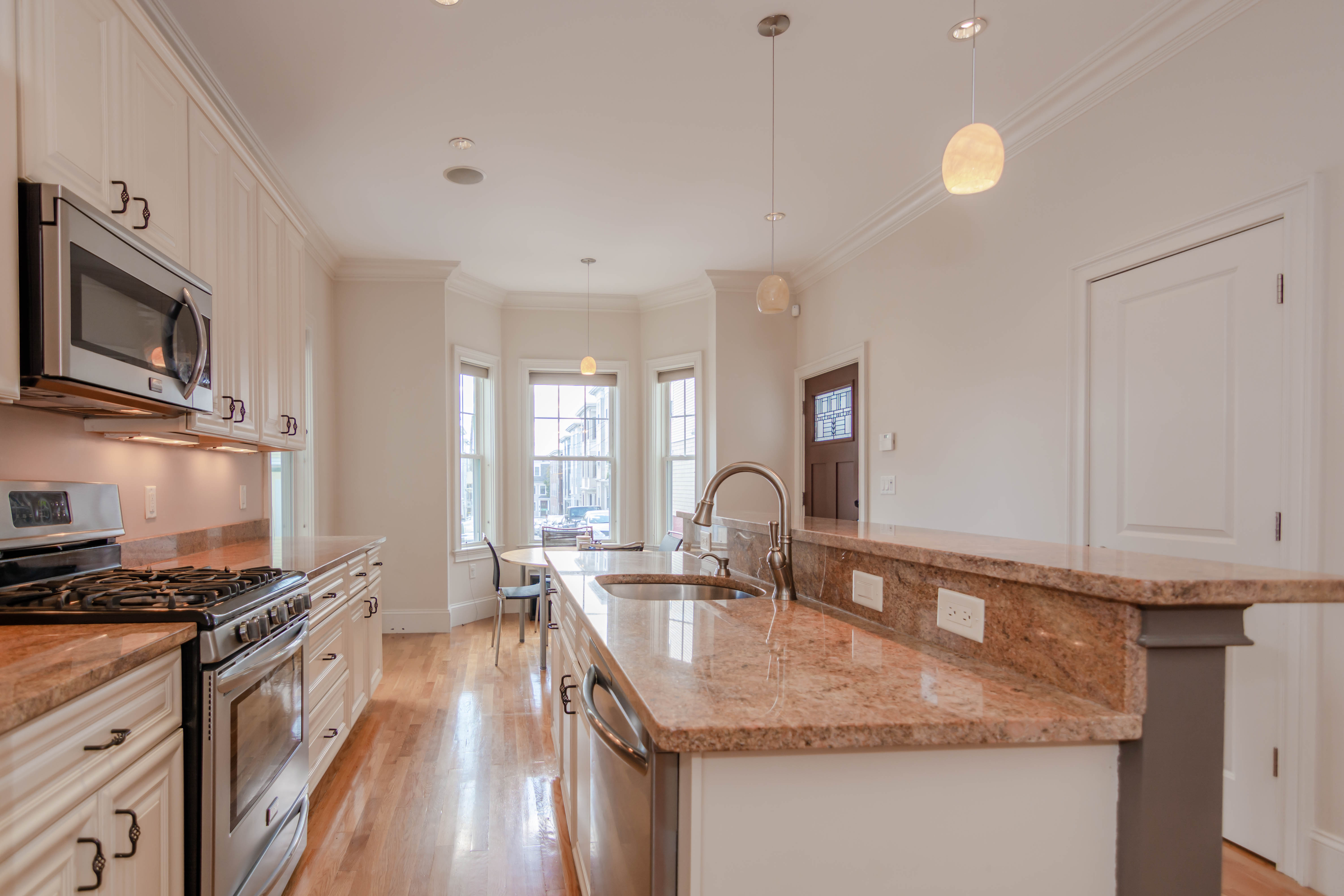 2 bed, 2.5 bath apartment for rent at 462 7th St Unit 1, South Boston — photo 4 of 25