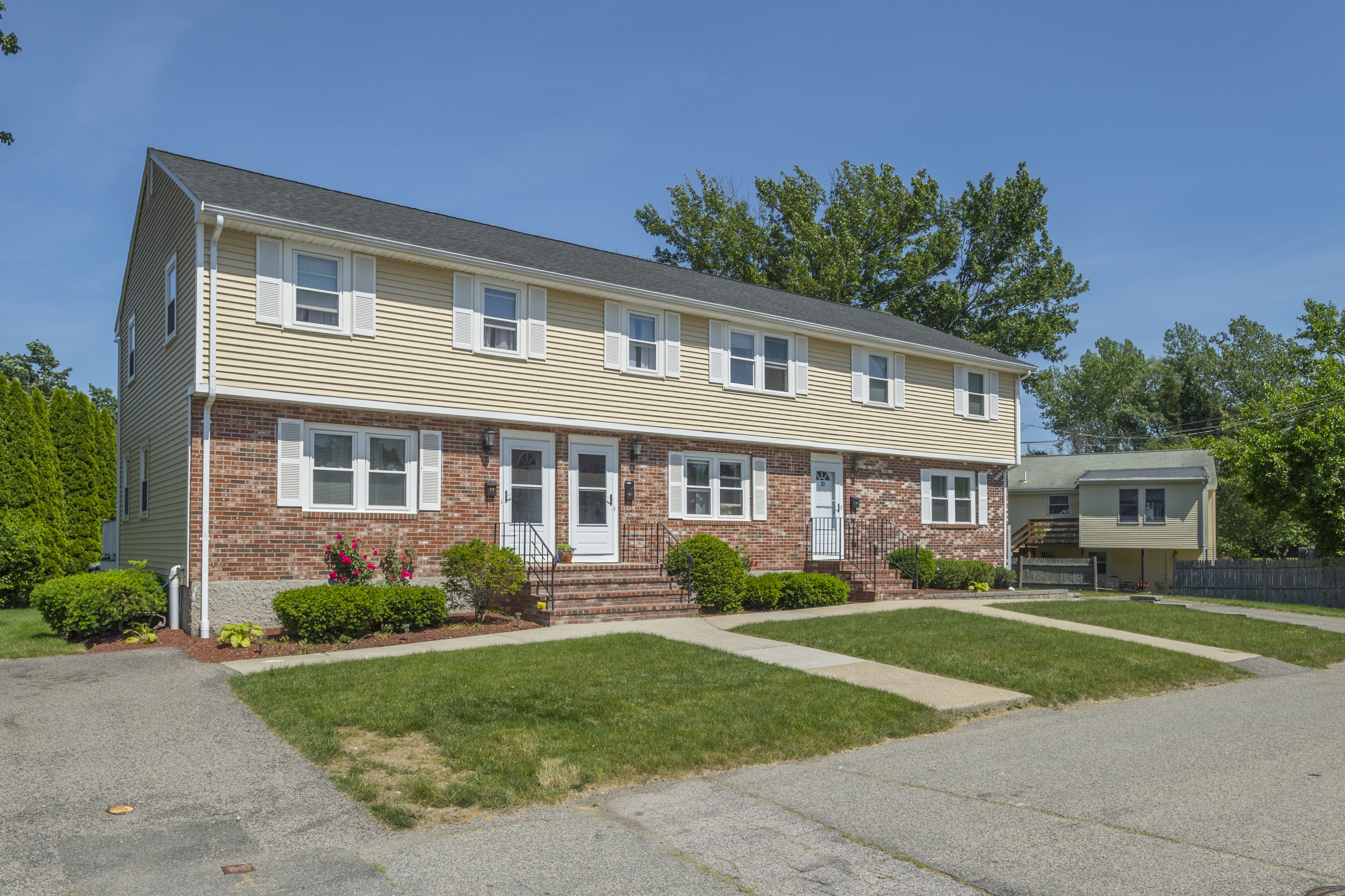 3 bed, 2 bath apartment for rent at 26 Moreland Unit 26, West Roxbury — photo 1 of 3