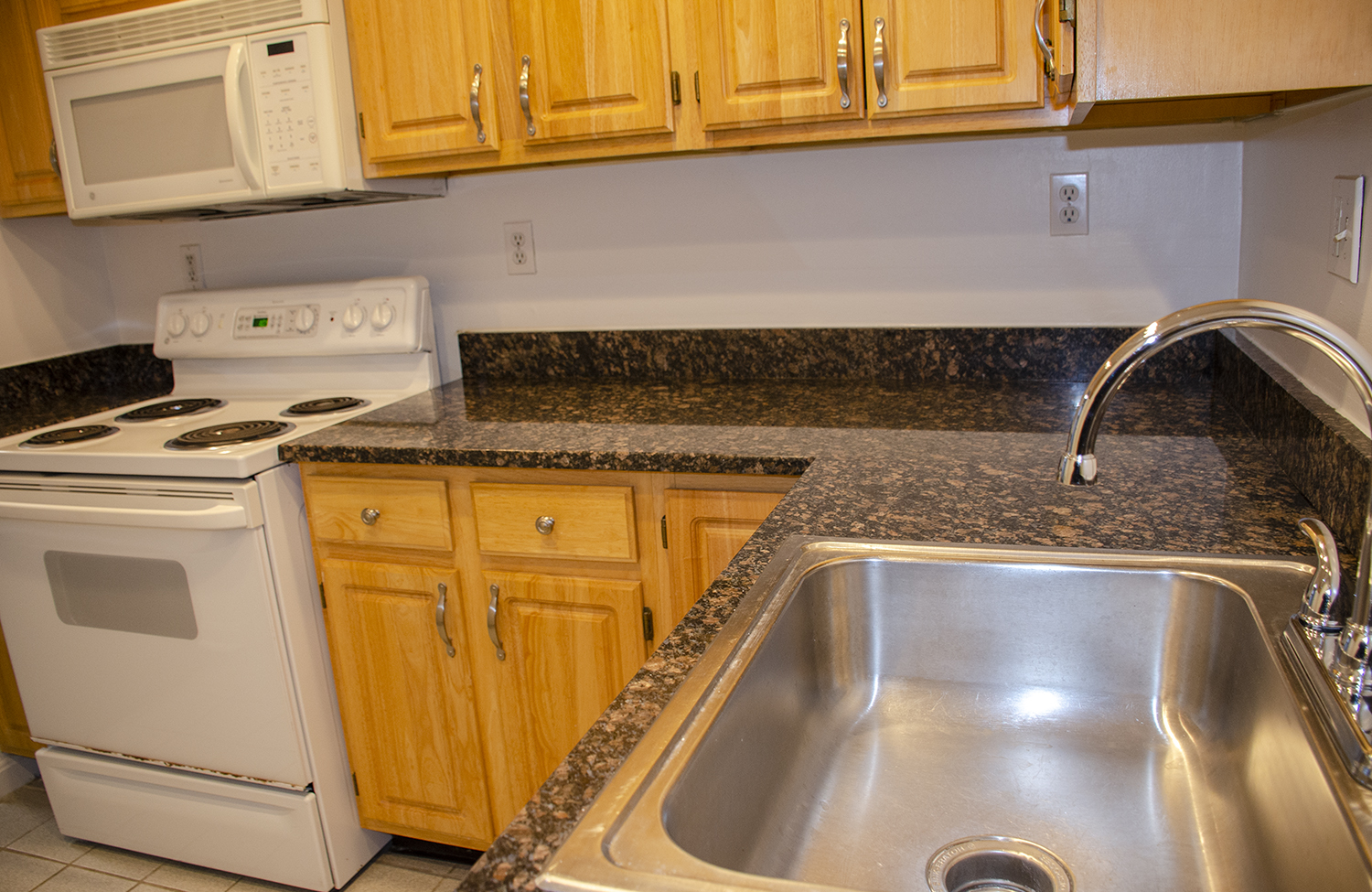 1 bed, 1 bath apartment for rent at 13 Queensberry Unit A, Fenway — photo 4 of 11