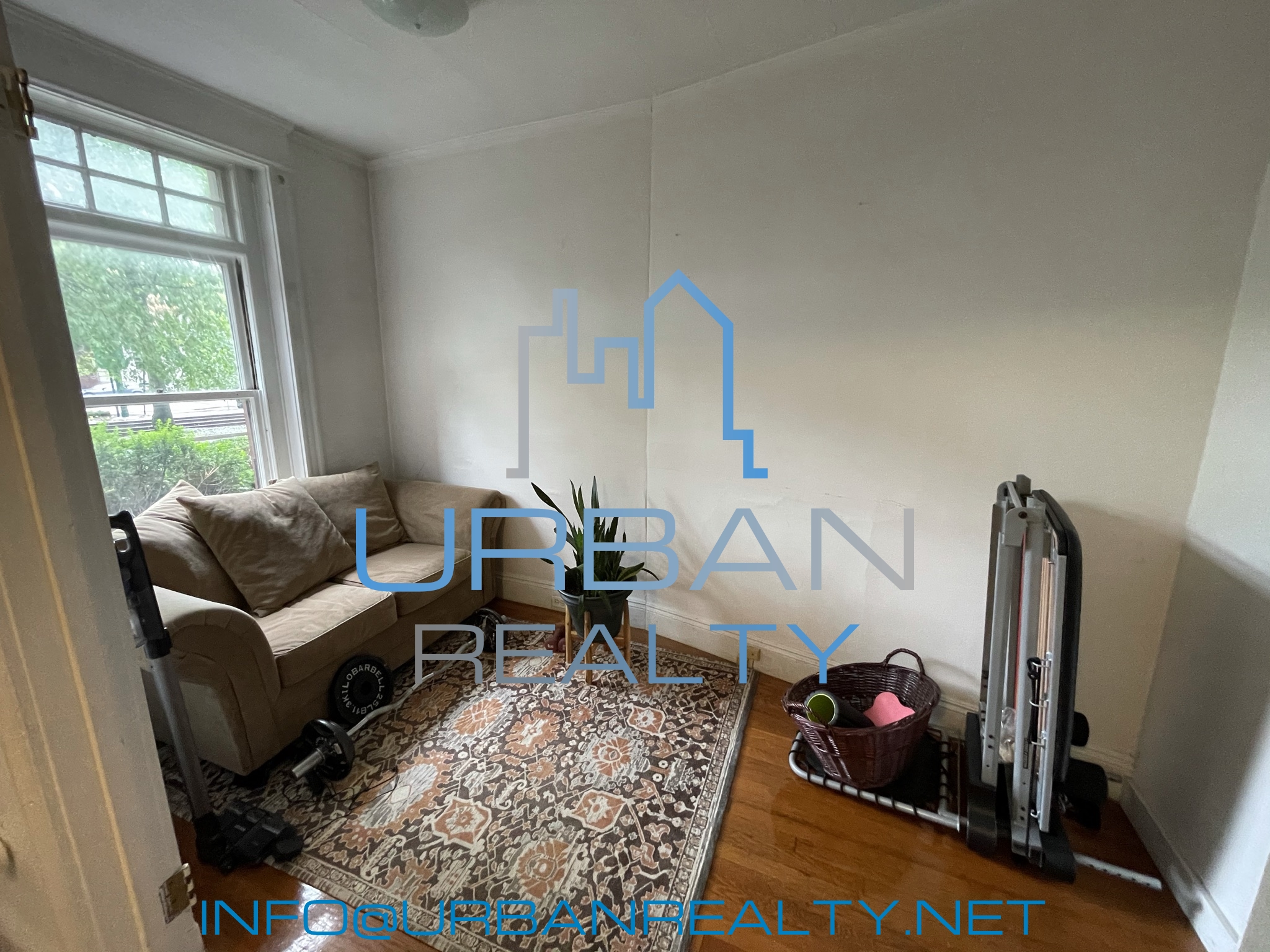 3 bed, 2 bath apartment for rent at 1821 Beacon St Unit 1, Washington Square — photo 3 of 17