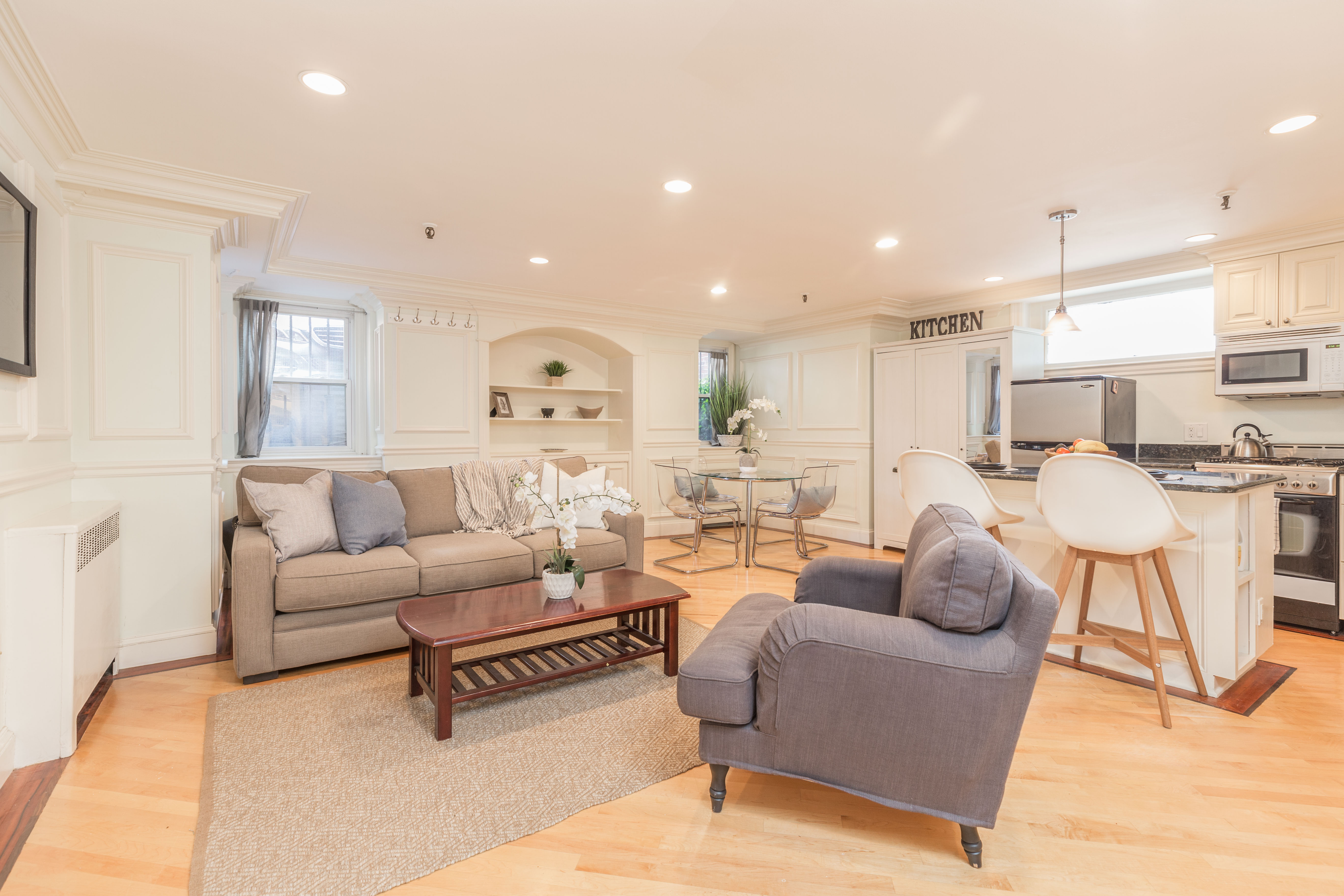1 bed, 1 bath apartment for rent at 20 Gloucester St Unit Bd, Back Bay — photo 2 of 15