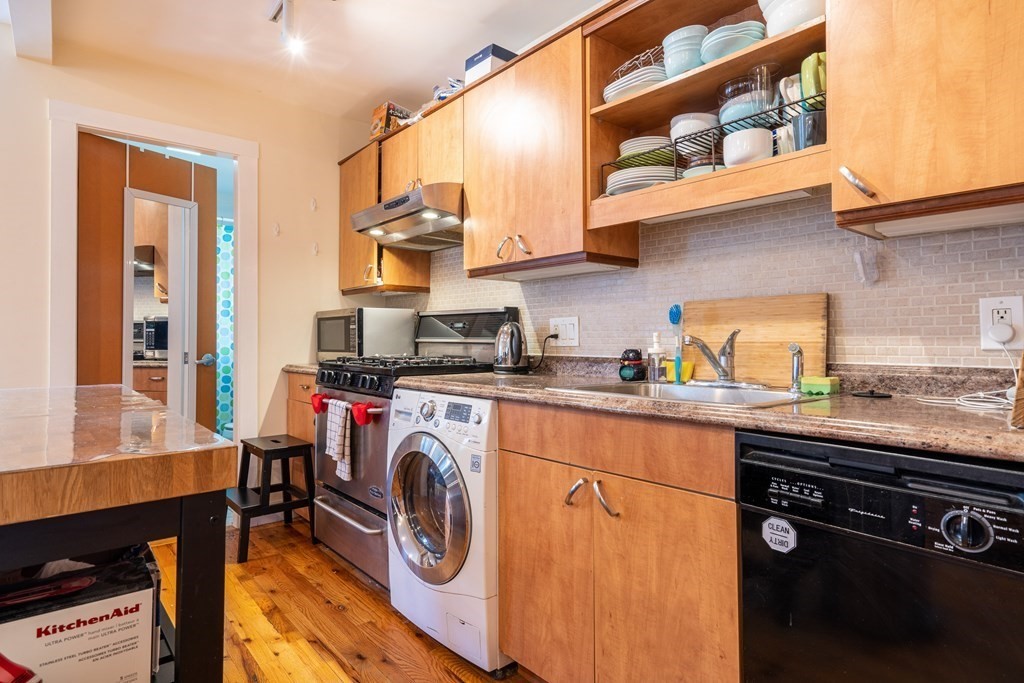 1 bed, 1 bath apartment for rent at 62 Hurley St Unit 2, East Cambridge — photo 6 of 13