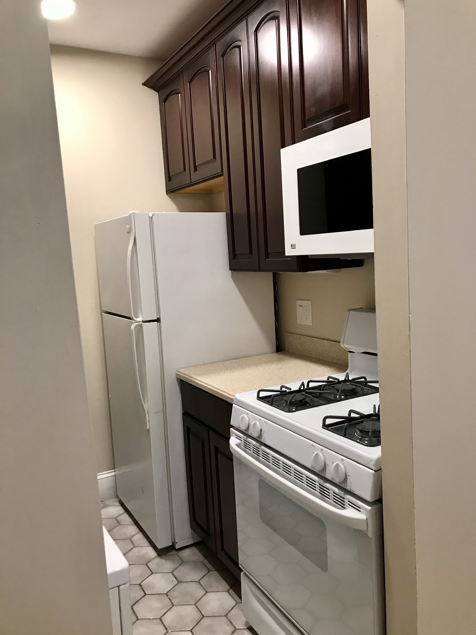 1 bed, 1 bath apartment for rent at 75 Chestnut Unit 12, Beacon Hill — photo 5 of 8