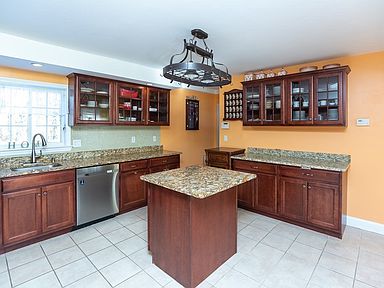 3 bed, 3 bath apartment for rent at 433 Depot Unit 1, Easton — photo 1 of 8