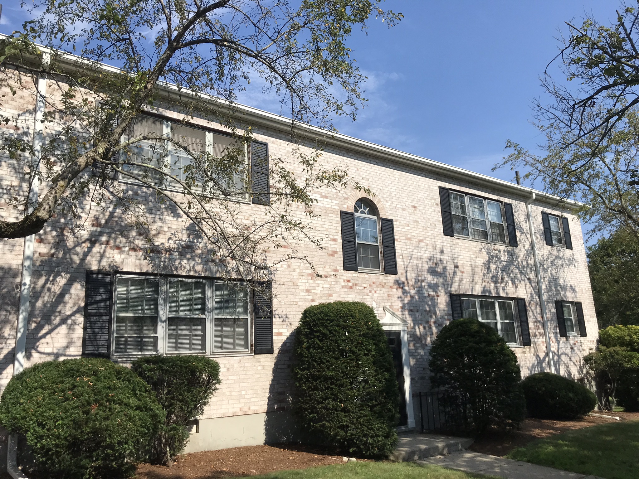 2 bed, 1 bath apartment for rent at 9 Lake Shore Ter Unit 4, Brighton — photo 1 of 7