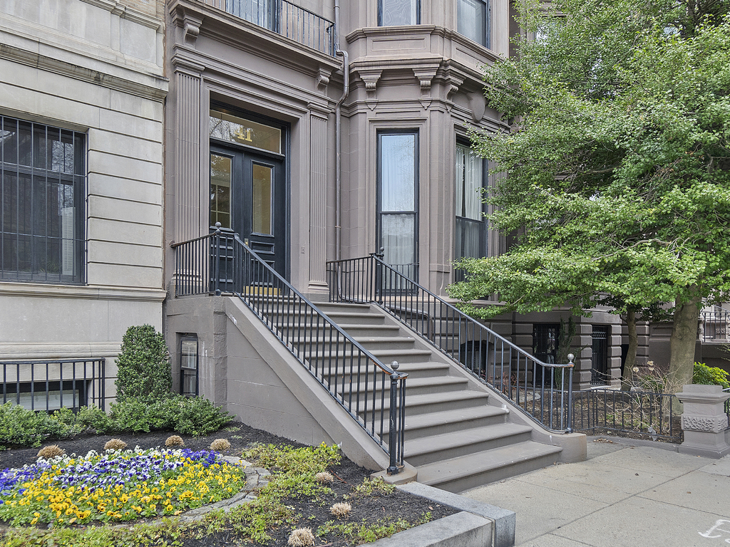 2 bed, 2 bath apartment for rent at 41 Commonwealth Ave Unit 5, Back Bay — photo 1 of 12