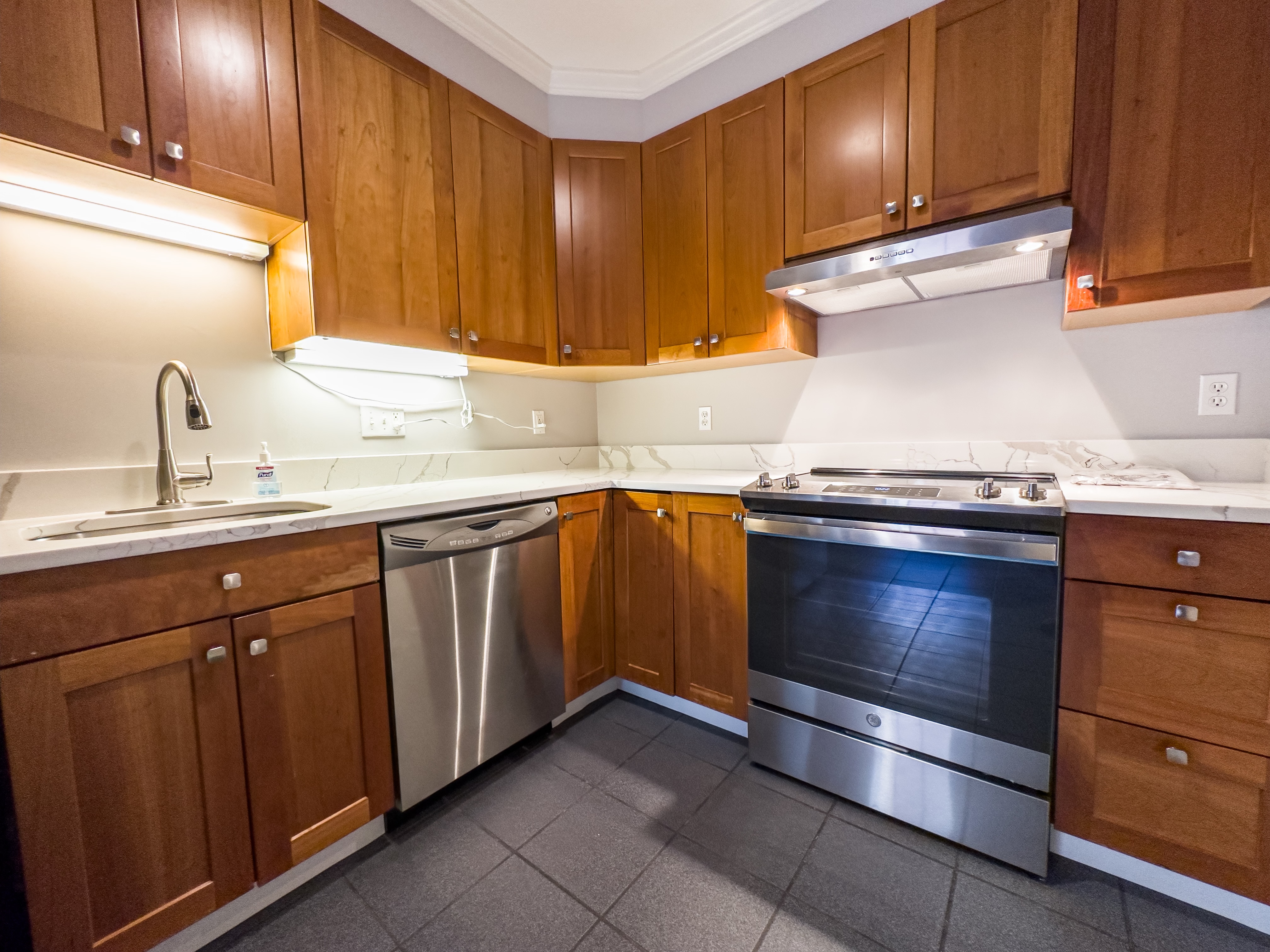 2 bed, 2 bath apartment for rent at 22 Garden St Unit 2, Harvard Square — photo 2 of 19