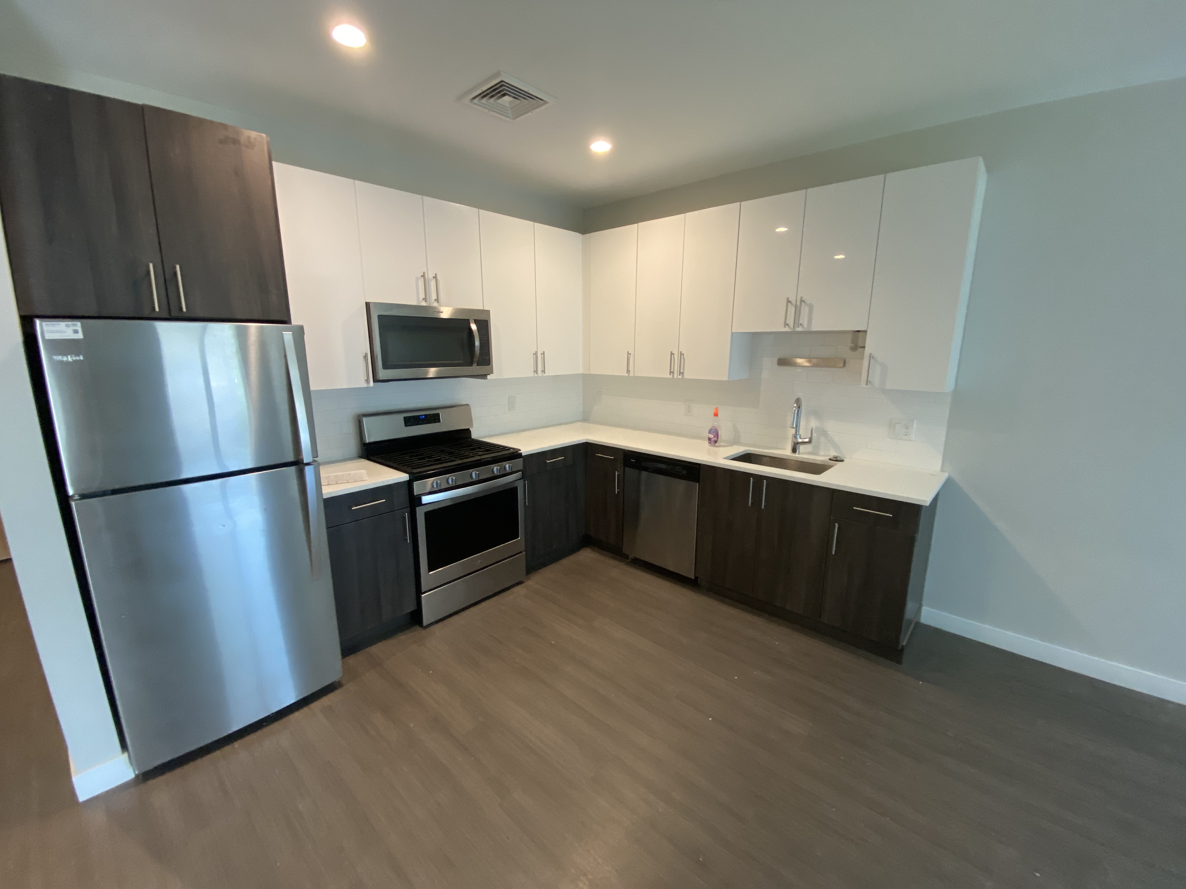 1 bed, 1.5 bath apartment for rent at 28 Bridge Unit 2, Quincy