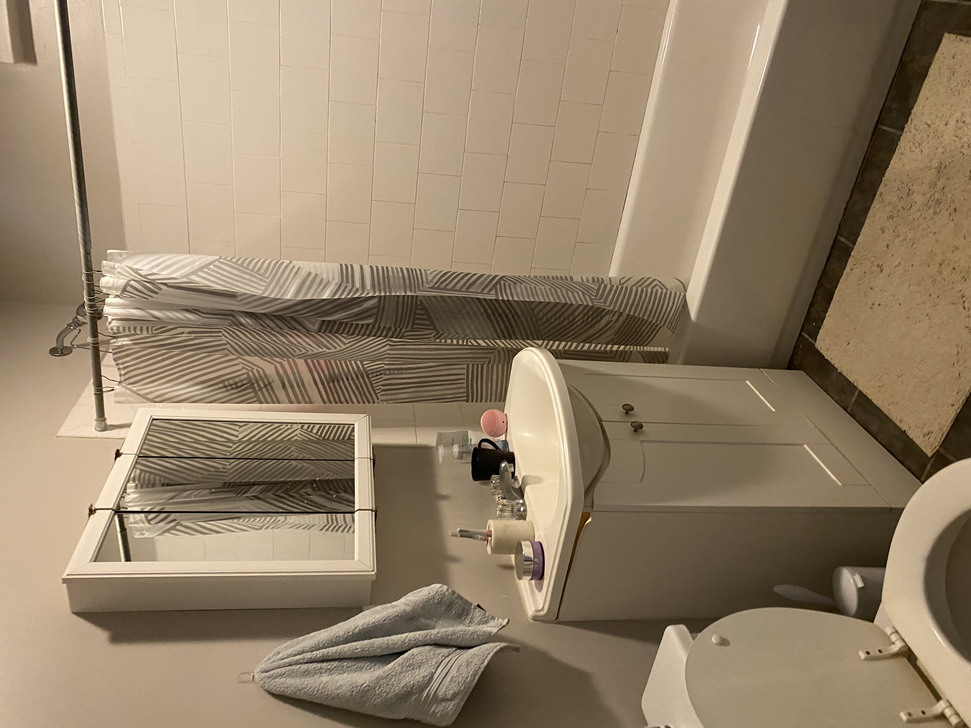 3 bed, 1 bath apartment for rent at 1066 Commonwealth Ave Unit 19, Allston — photo 3 of 6
