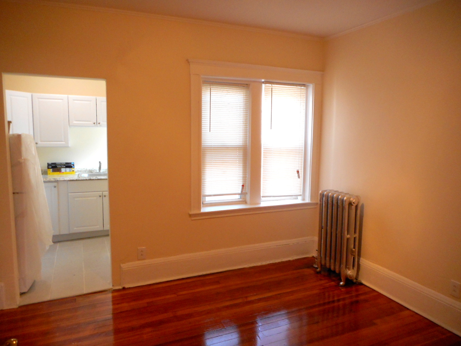 1 bed, 1 bath apartment for rent at 264 Aspinwall Ave Unit 5, Riverway Island — photo 4 of 14