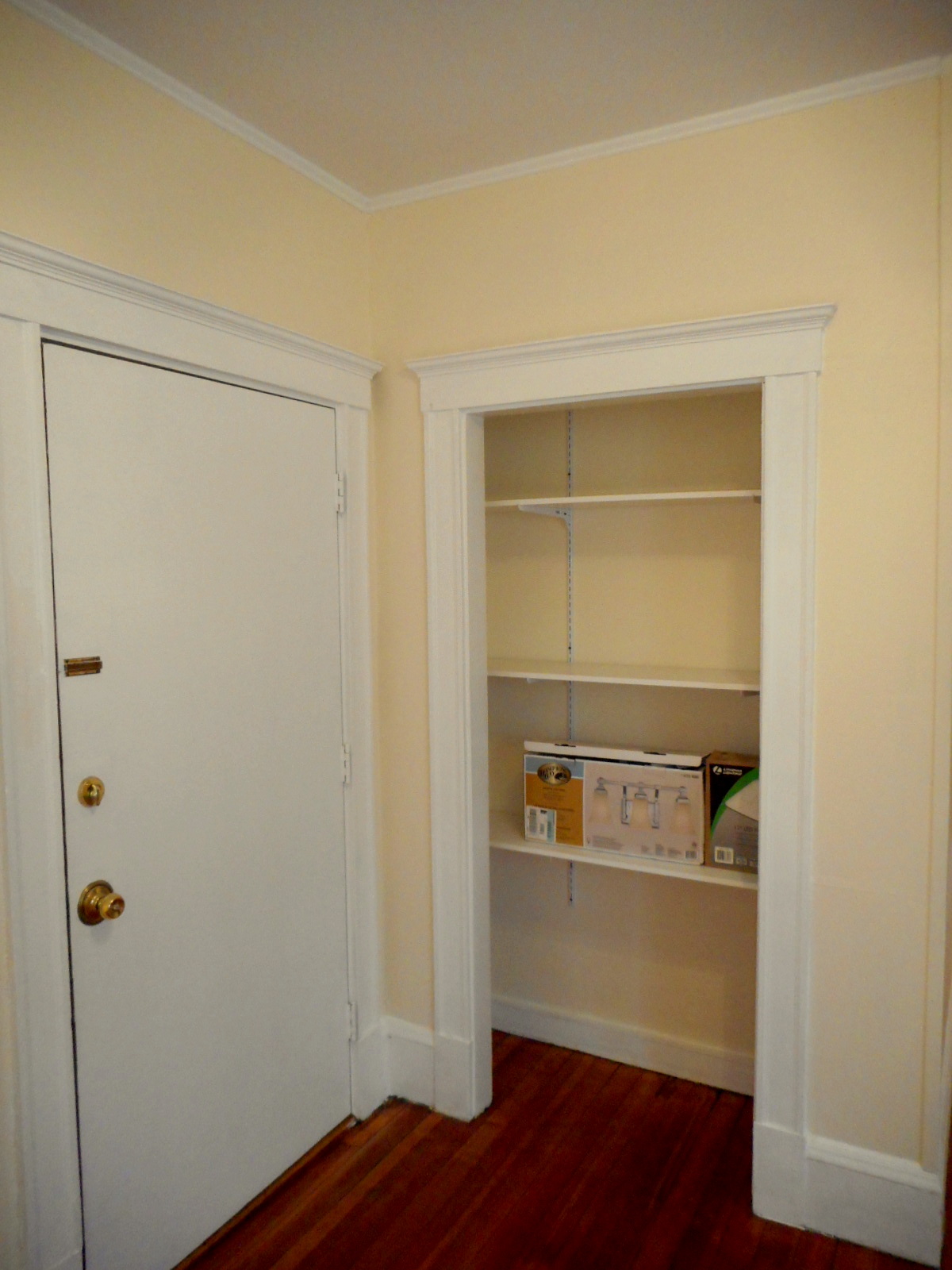 1 bed, 1 bath apartment for rent at 264 Aspinwall Ave Unit 5, Riverway Island — photo 5 of 14