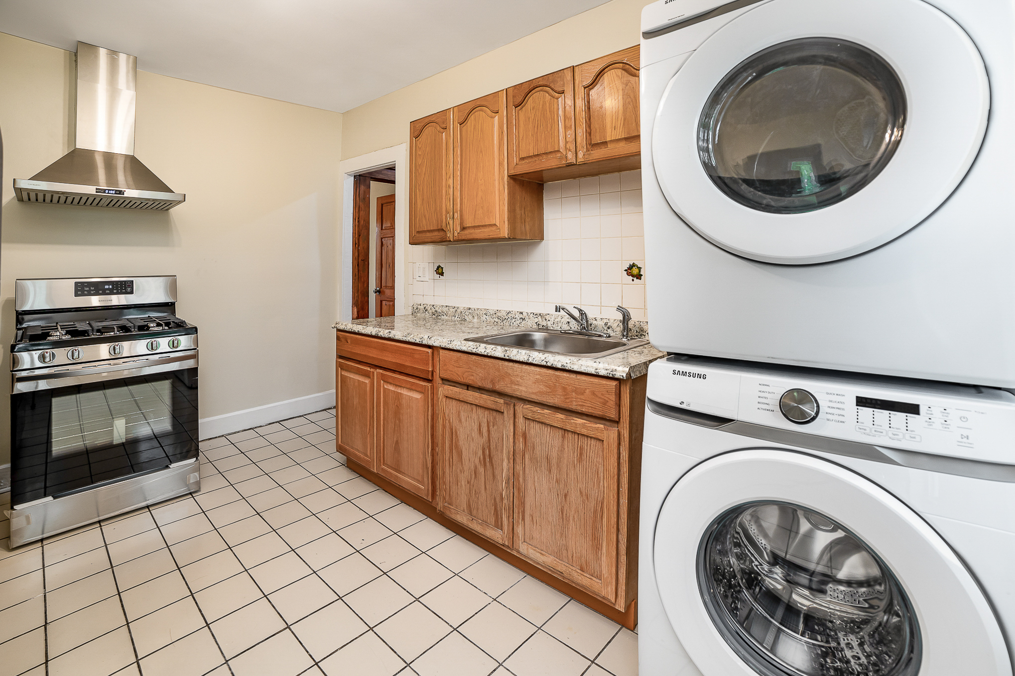 4 bed, 1 bath apartment for rent at 517 Washington St Unit 3, Dorchester — photo 2 of 10