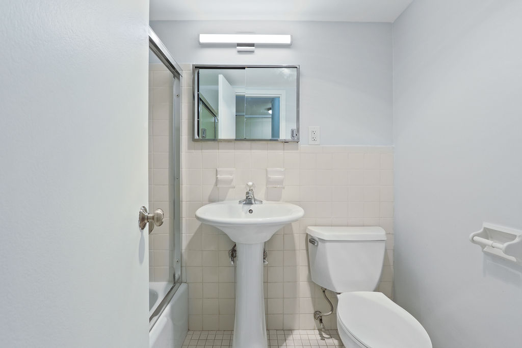 Studio bed, 1 bath apartment for rent at 6 Whittier Pl Unit 7L, West End — photo 12 of 28