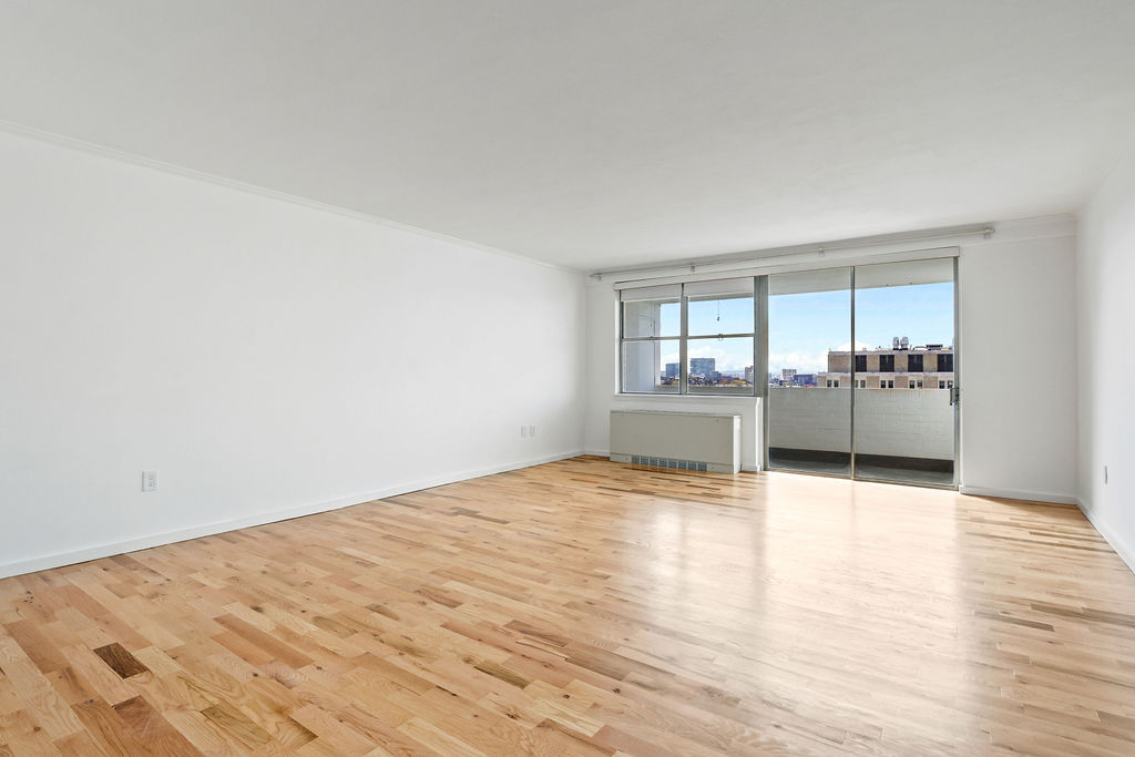 Studio bed, 1 bath apartment for rent at 8 Whittier Pl Unit 21G, West End — photo 1 of 33