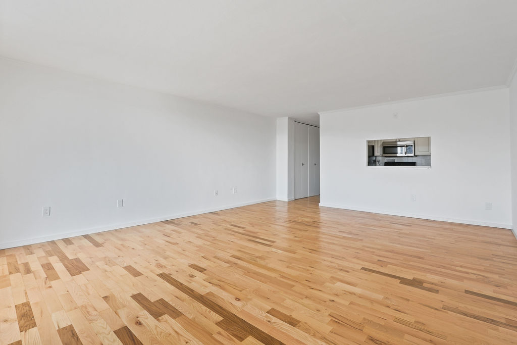Studio bed, 1 bath apartment for rent at 8 Whittier Pl Unit 21G, West End — photo 4 of 33