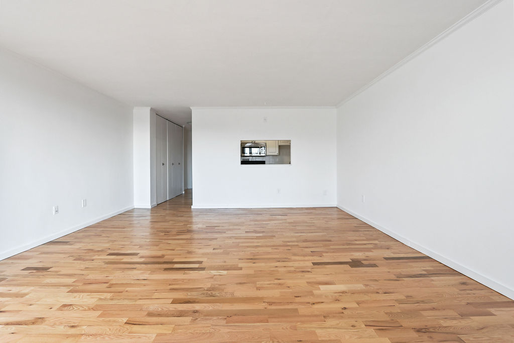 Studio bed, 1 bath apartment for rent at 8 Whittier Pl Unit 21G, West End — photo 5 of 33