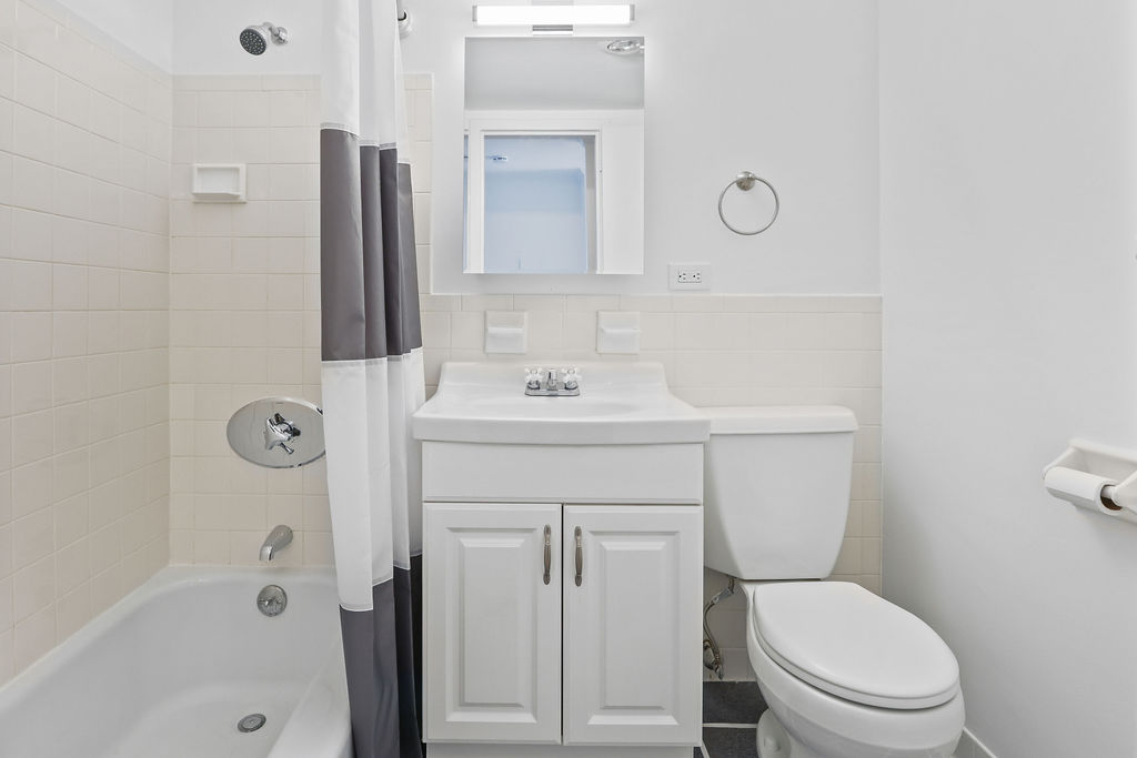 Studio bed, 1 bath apartment for rent at 8 Whittier Pl Unit 21G, West End — photo 17 of 33