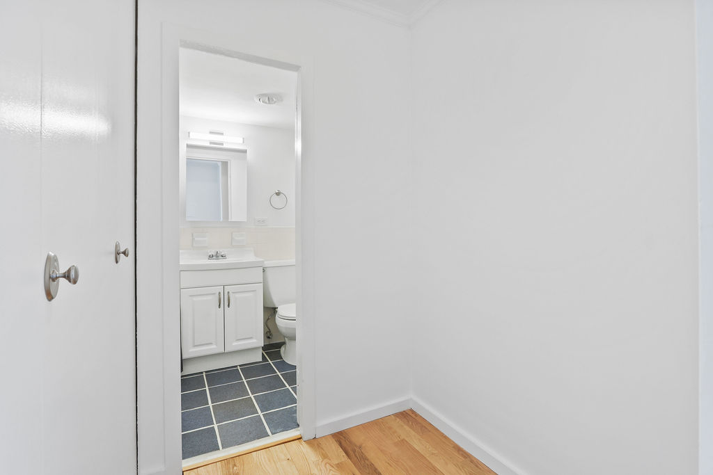 Studio bed, 1 bath apartment for rent at 8 Whittier Pl Unit 21G, West End — photo 18 of 33