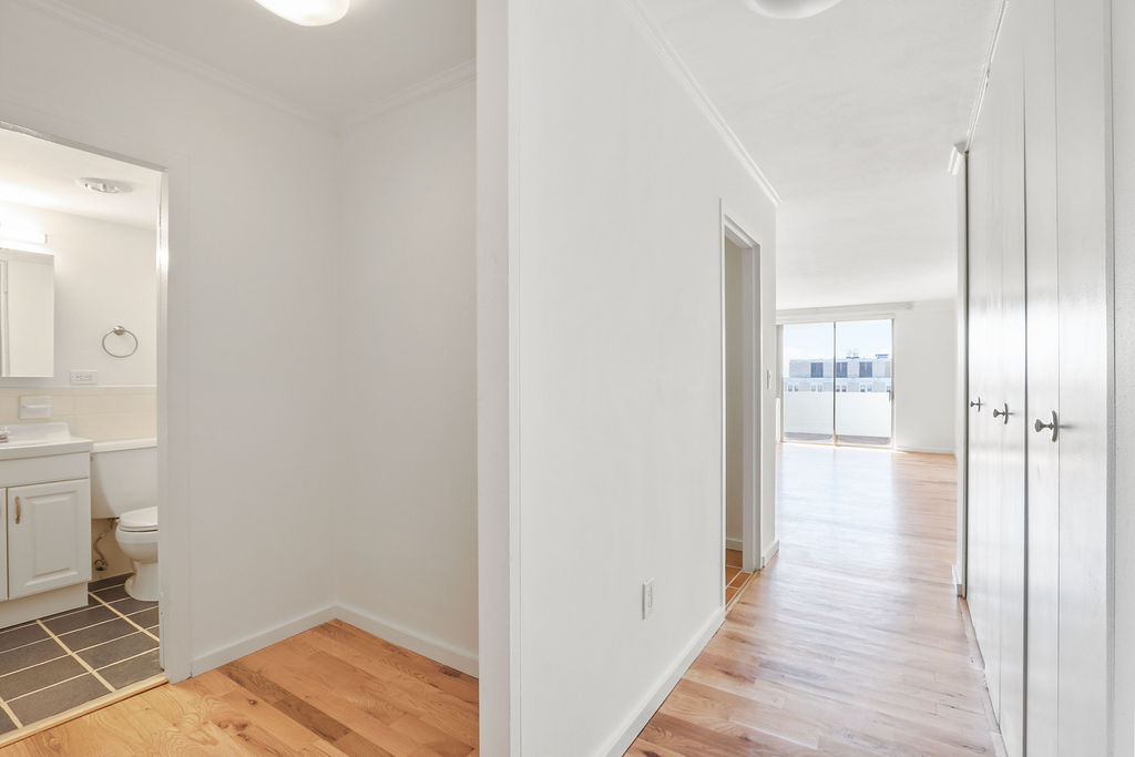 Studio bed, 1 bath apartment for rent at 8 Whittier Pl Unit 21G, West End — photo 19 of 33