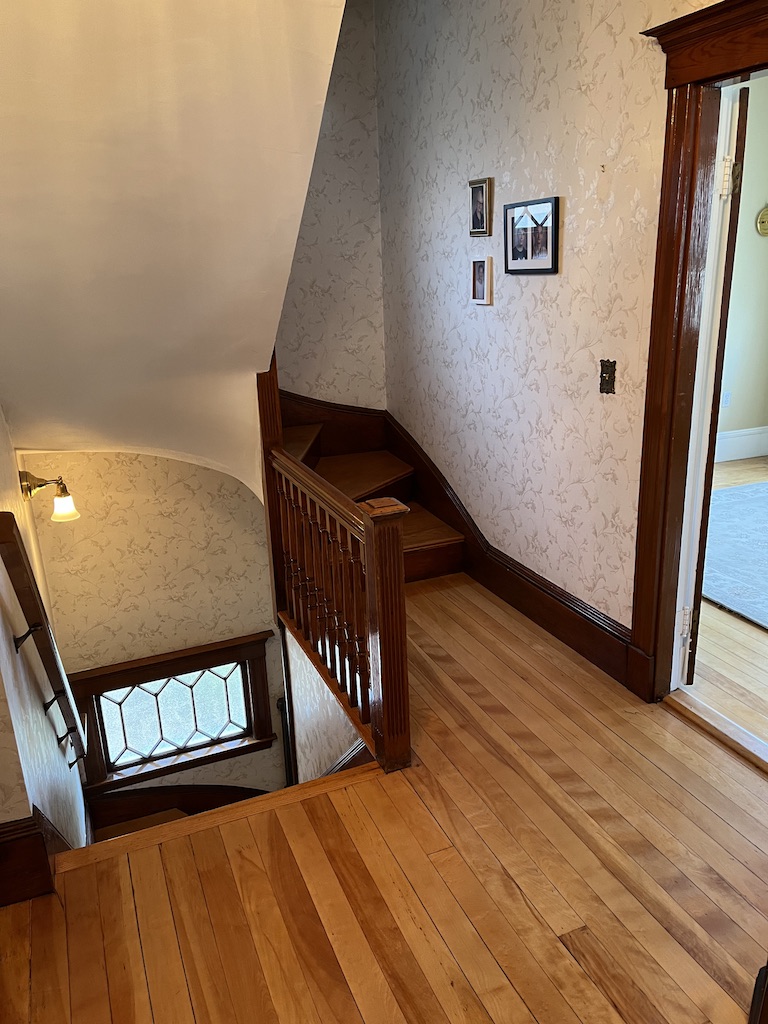 4 bed, 1 bath apartment for rent at 14 Powderhouse Blvd Unit 2, West Somerville — photo 6 of 7